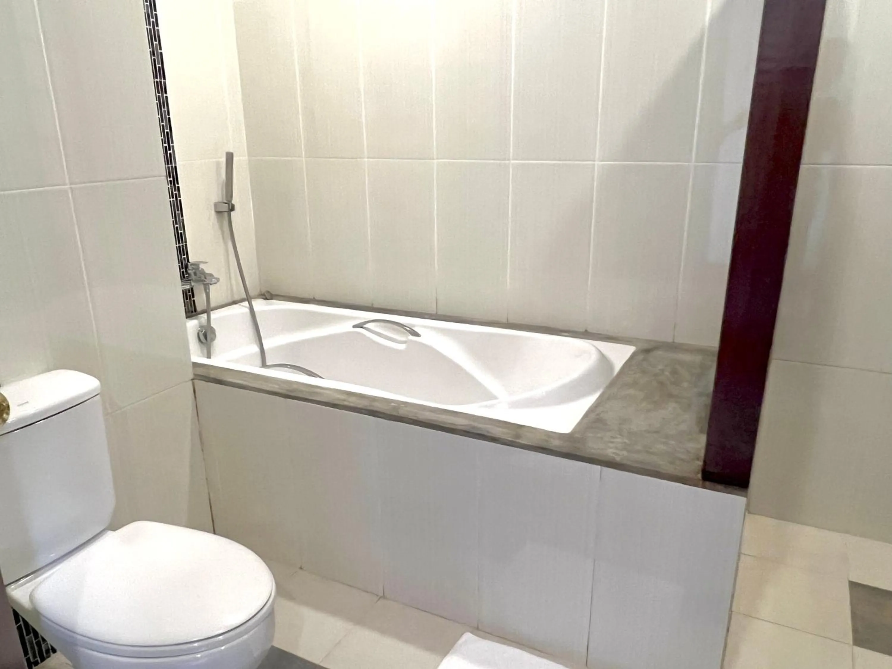 Bath in Meuangluang Hotel