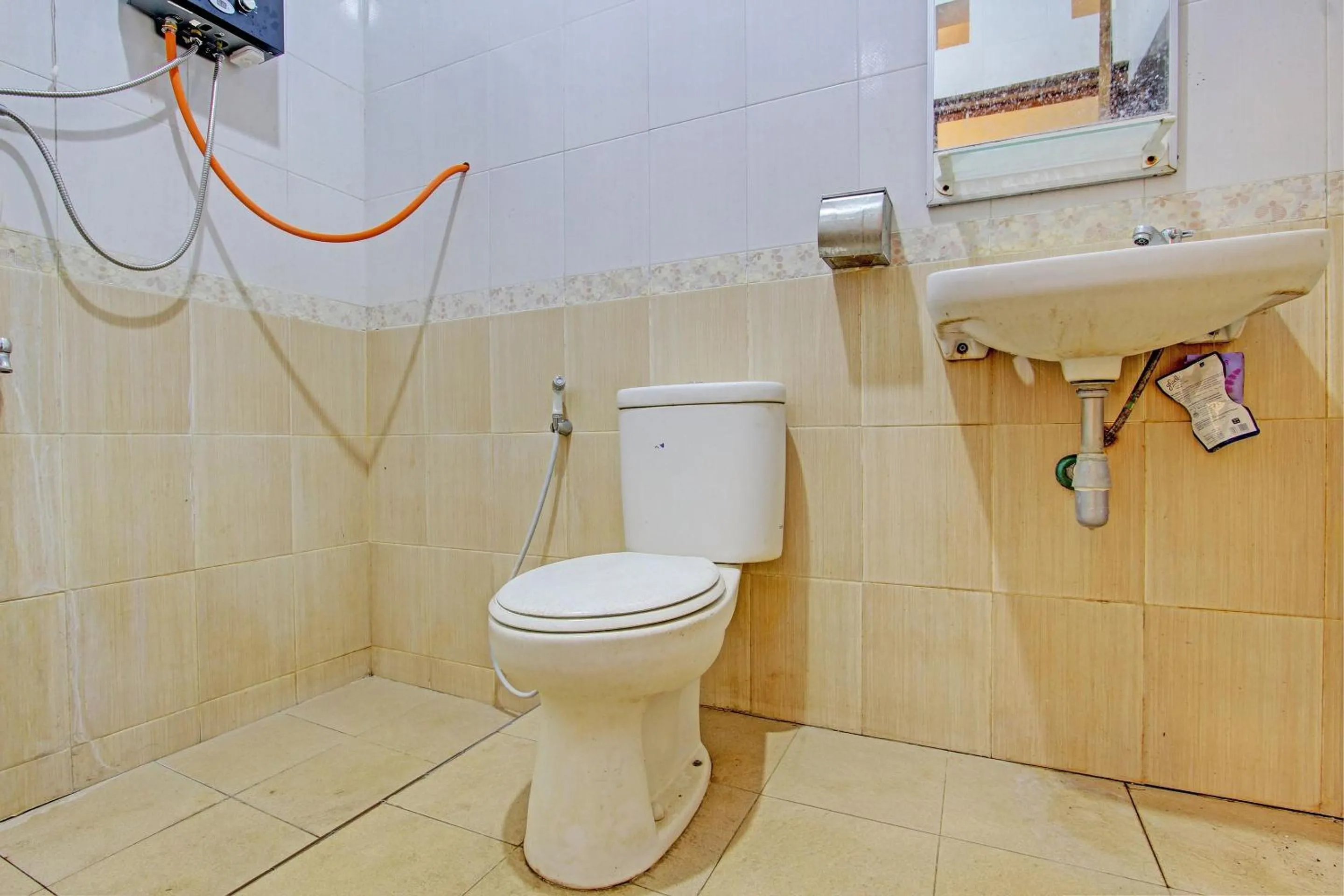 Bathroom in Hotel O Mtc Bunk Bed