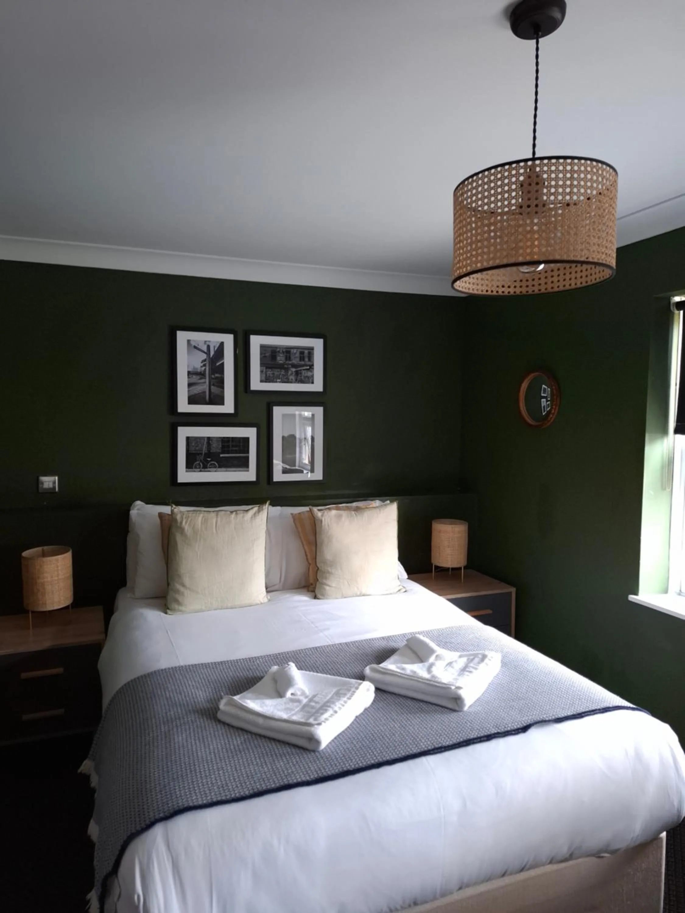 Bed in Old Ship Inn Hackney