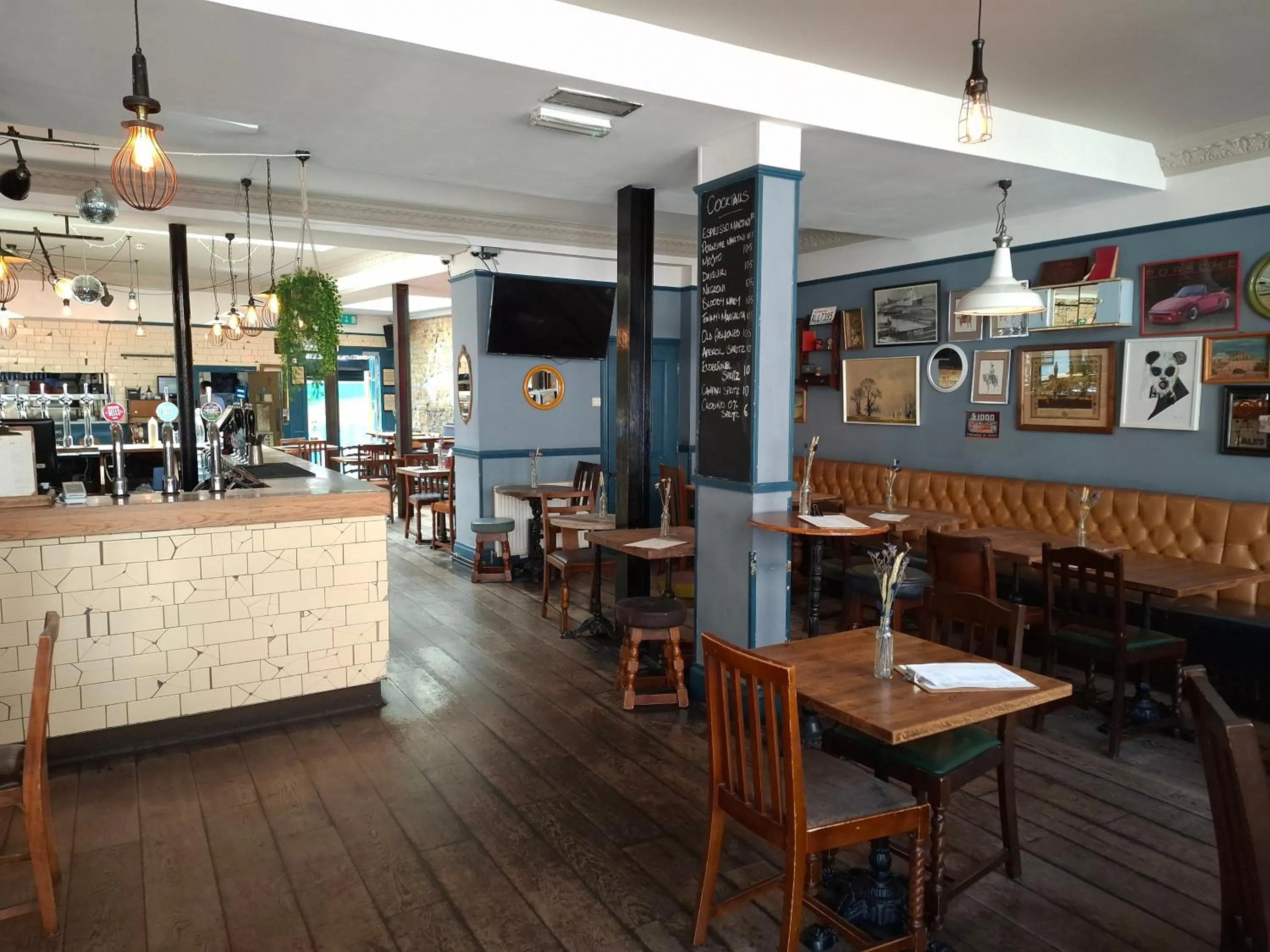 Restaurant/places to eat in Old Ship Inn Hackney