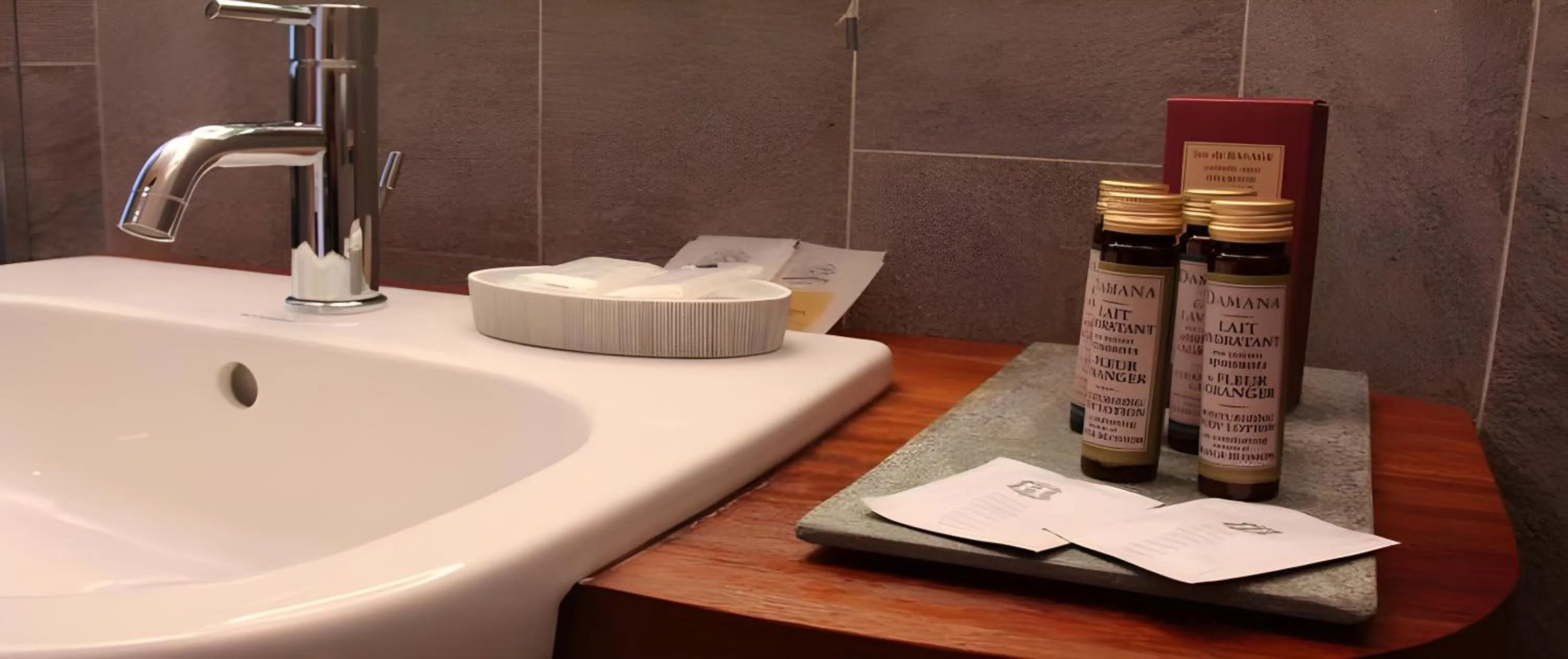 Bathroom in Hotel Rural Quercus Tierra