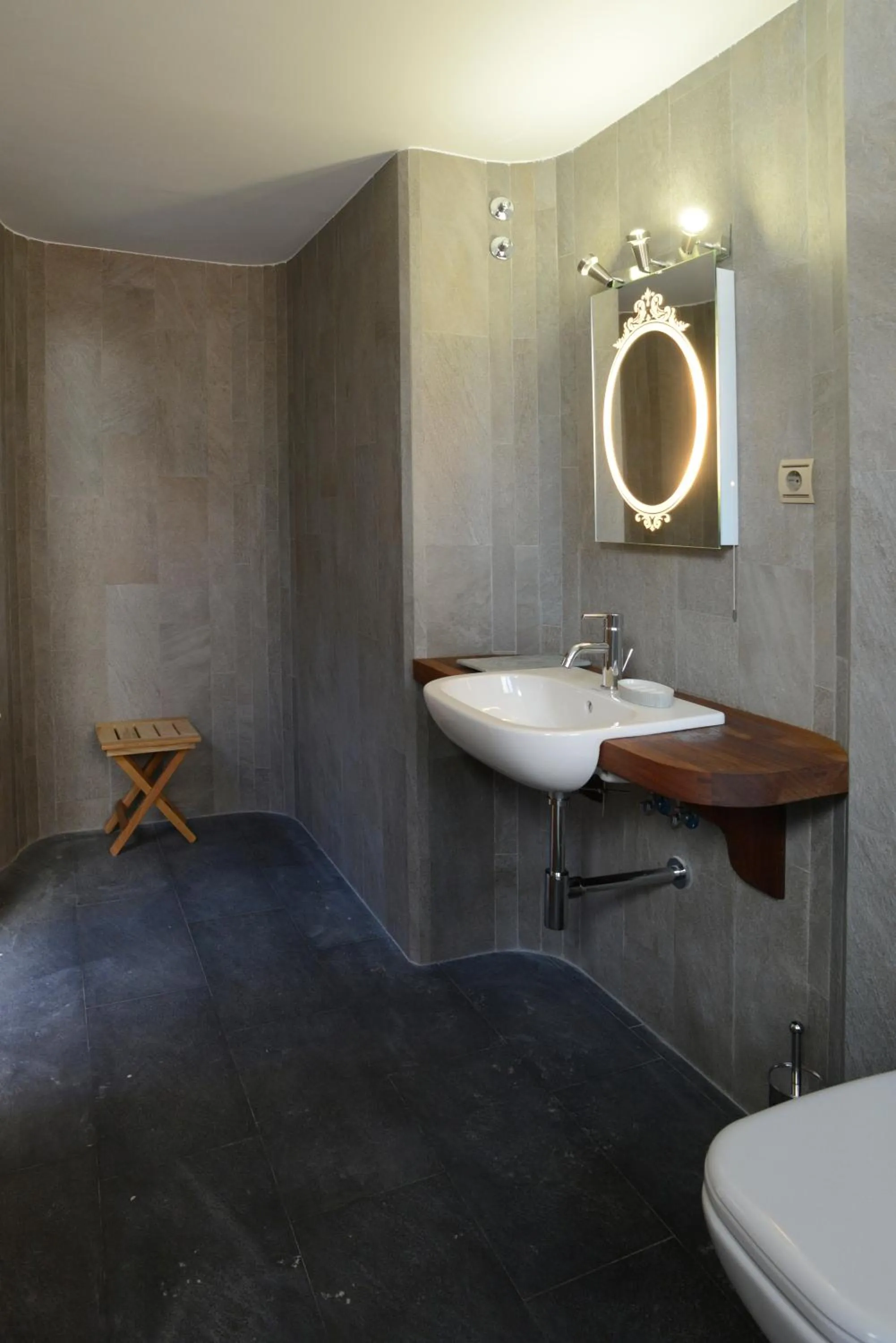 Bathroom in Hotel Rural Quercus Tierra