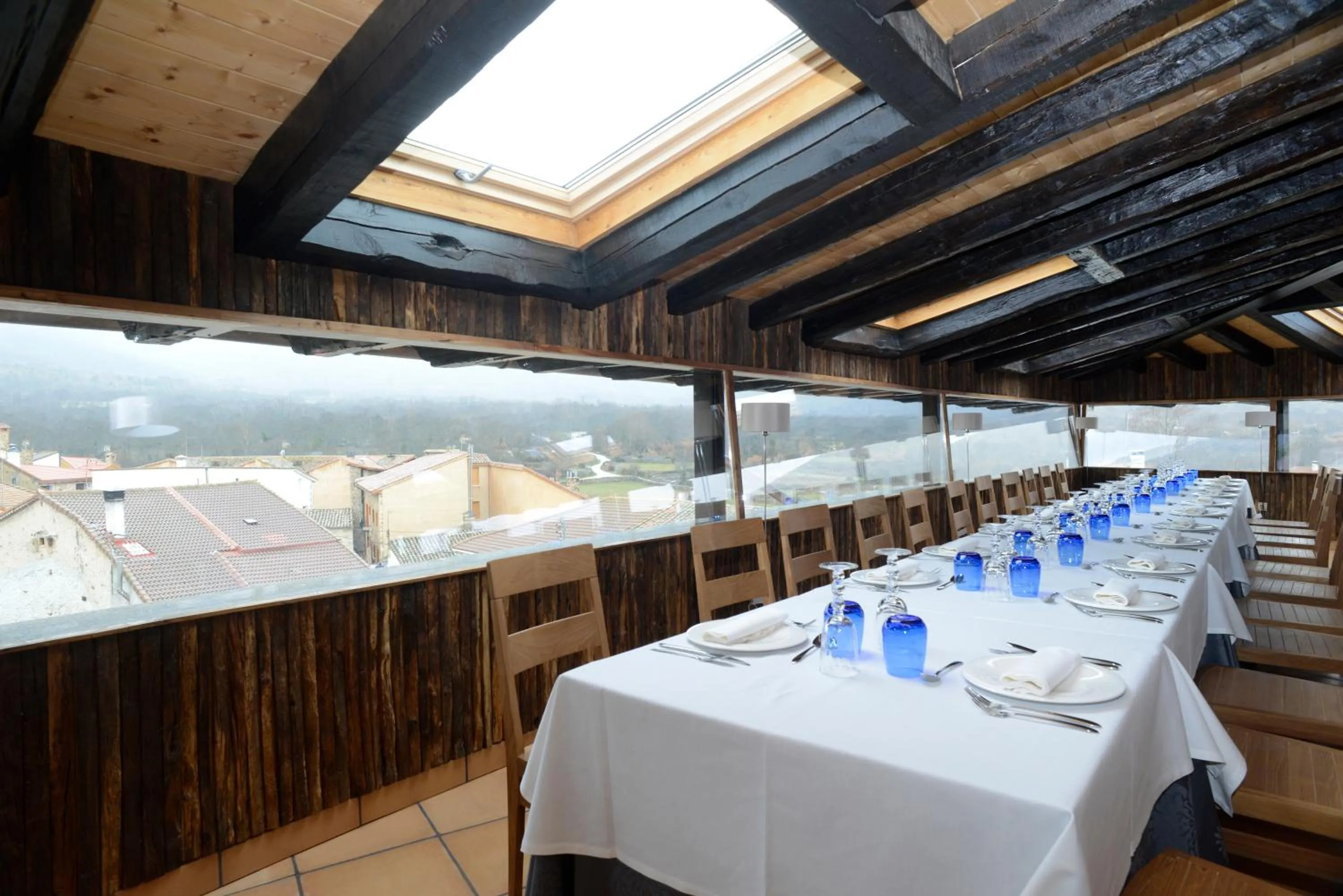 Restaurant/places to eat in Hotel Rural Quercus Tierra