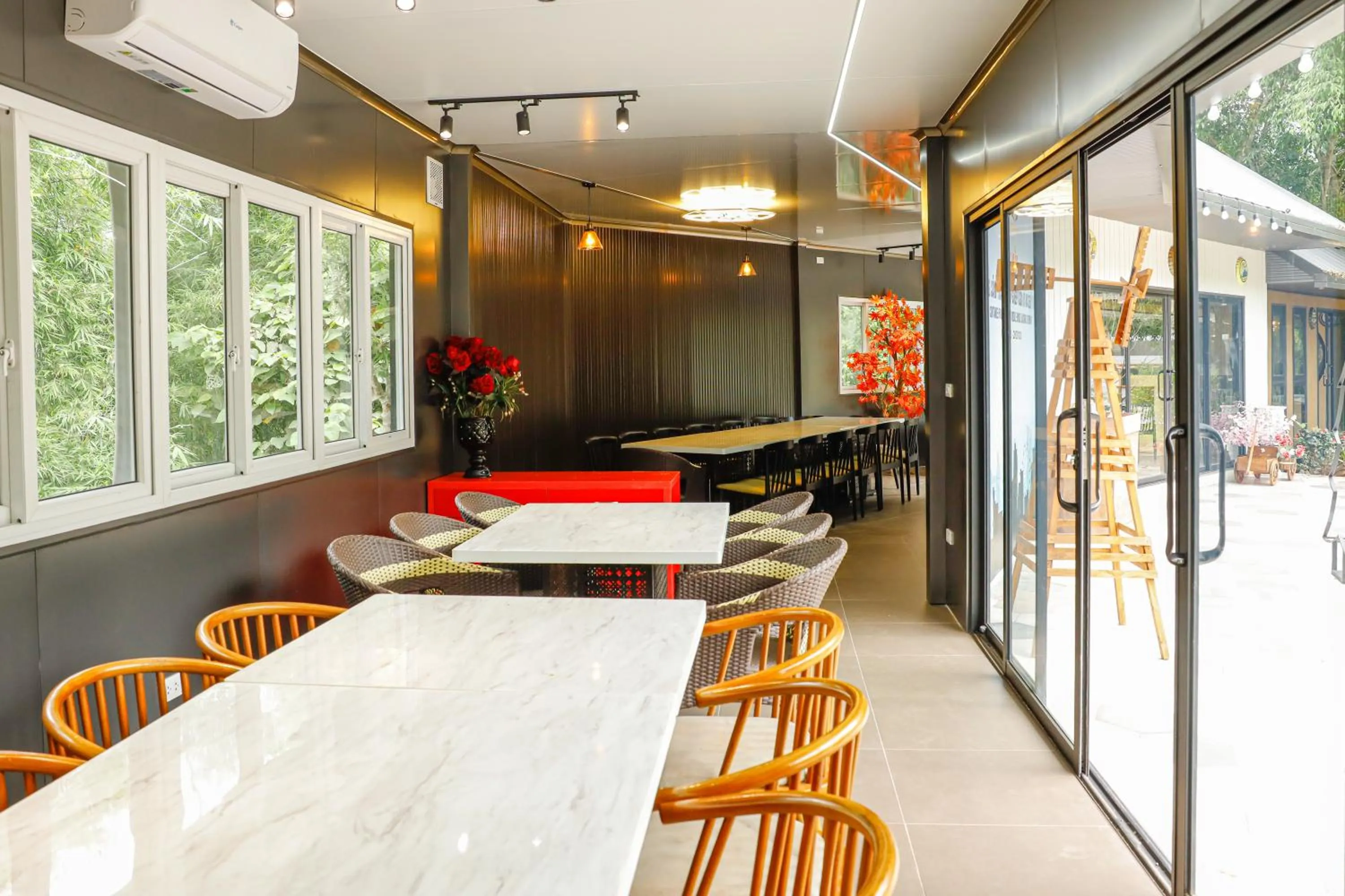 Restaurant/places to eat in Halo Retreat