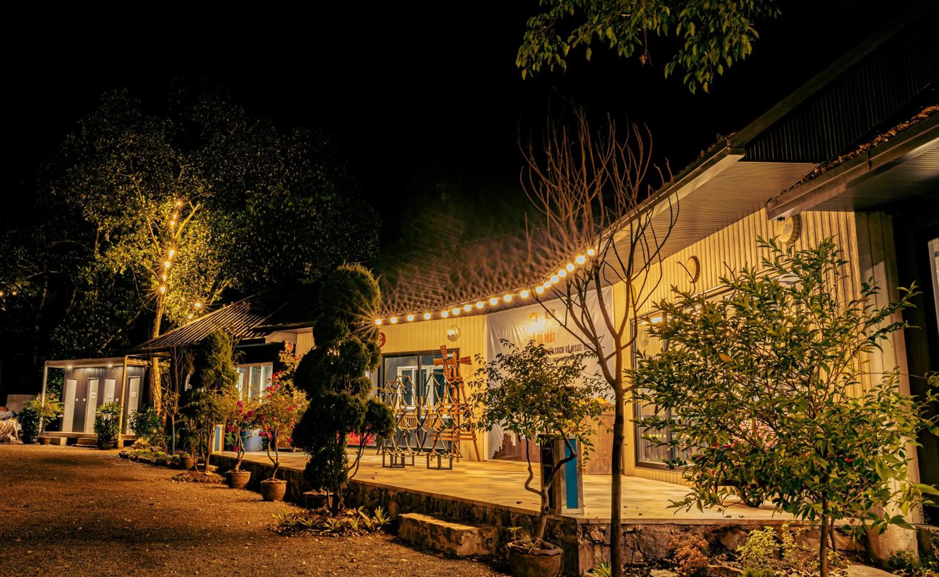 Restaurant/places to eat in Halo Retreat