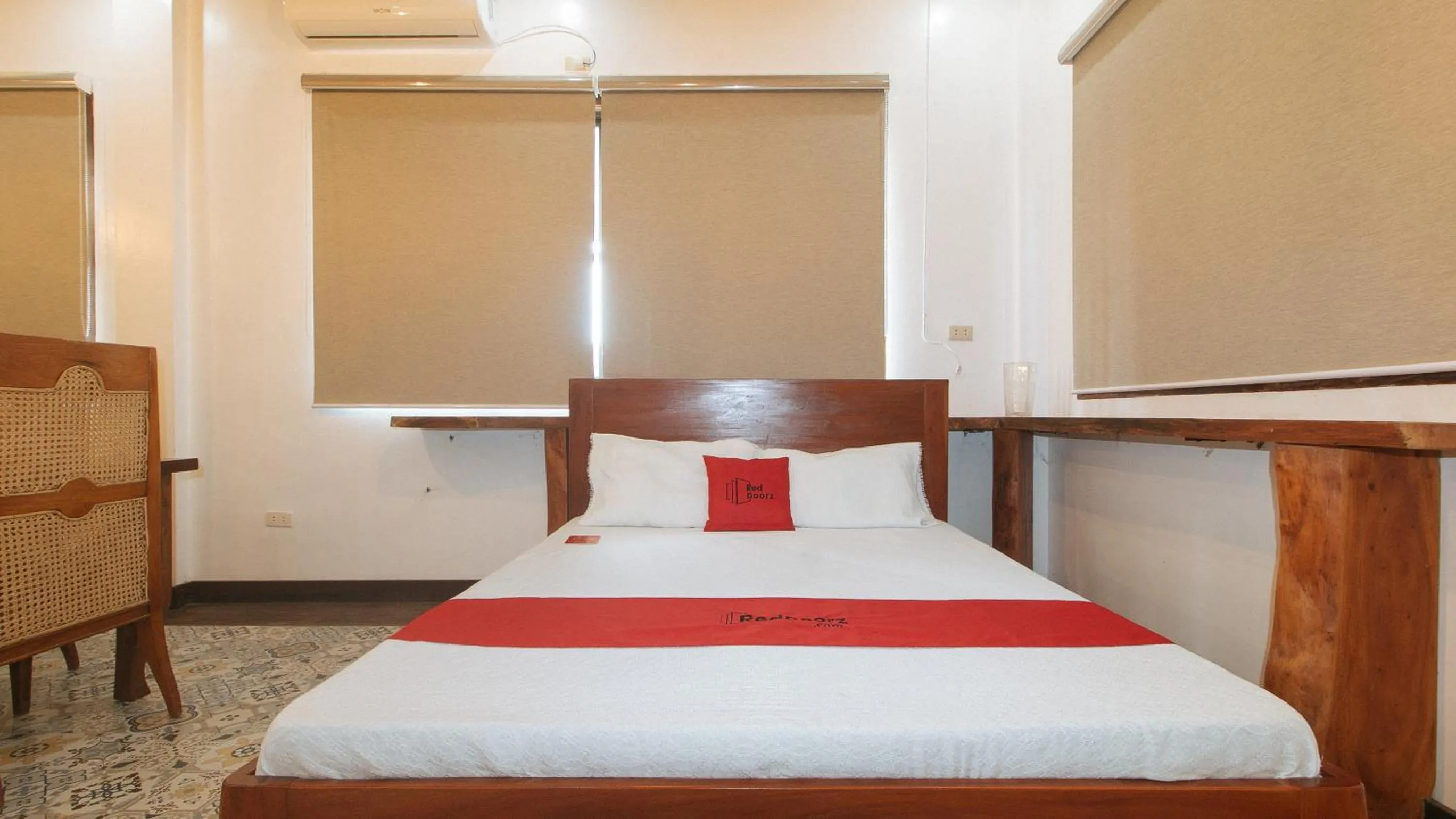 Bed in RedDoorz at Casa Rafaelle Transient Ilocos Sur