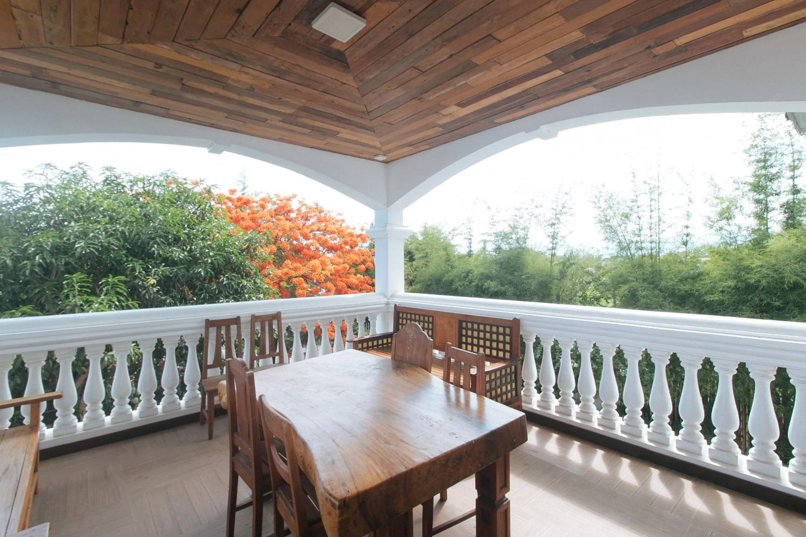 Seating area in RedDoorz at Casa Rafaelle Transient Ilocos Sur