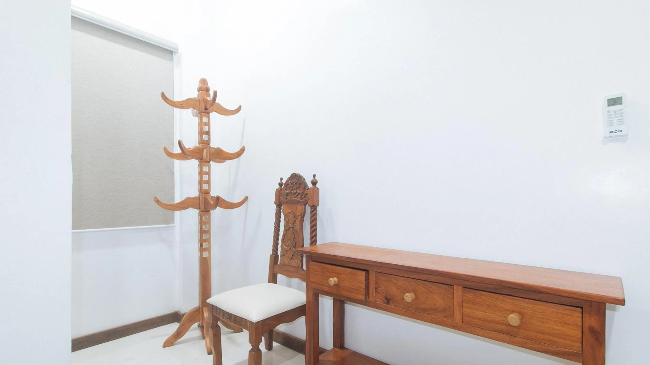 Seating area in RedDoorz at Casa Rafaelle Transient Ilocos Sur