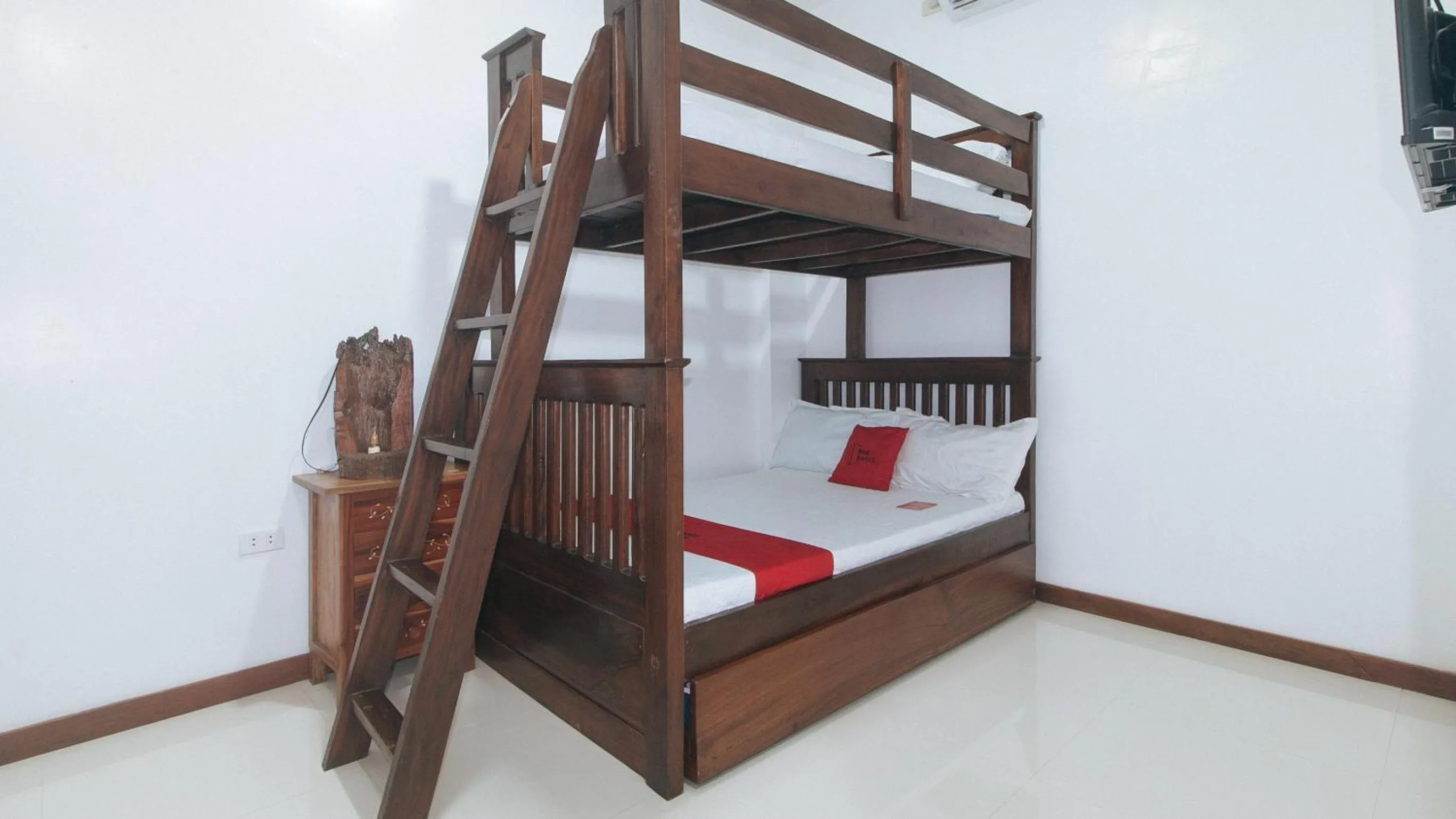 Bedroom, Bed in RedDoorz at Casa Rafaelle Transient Ilocos Sur