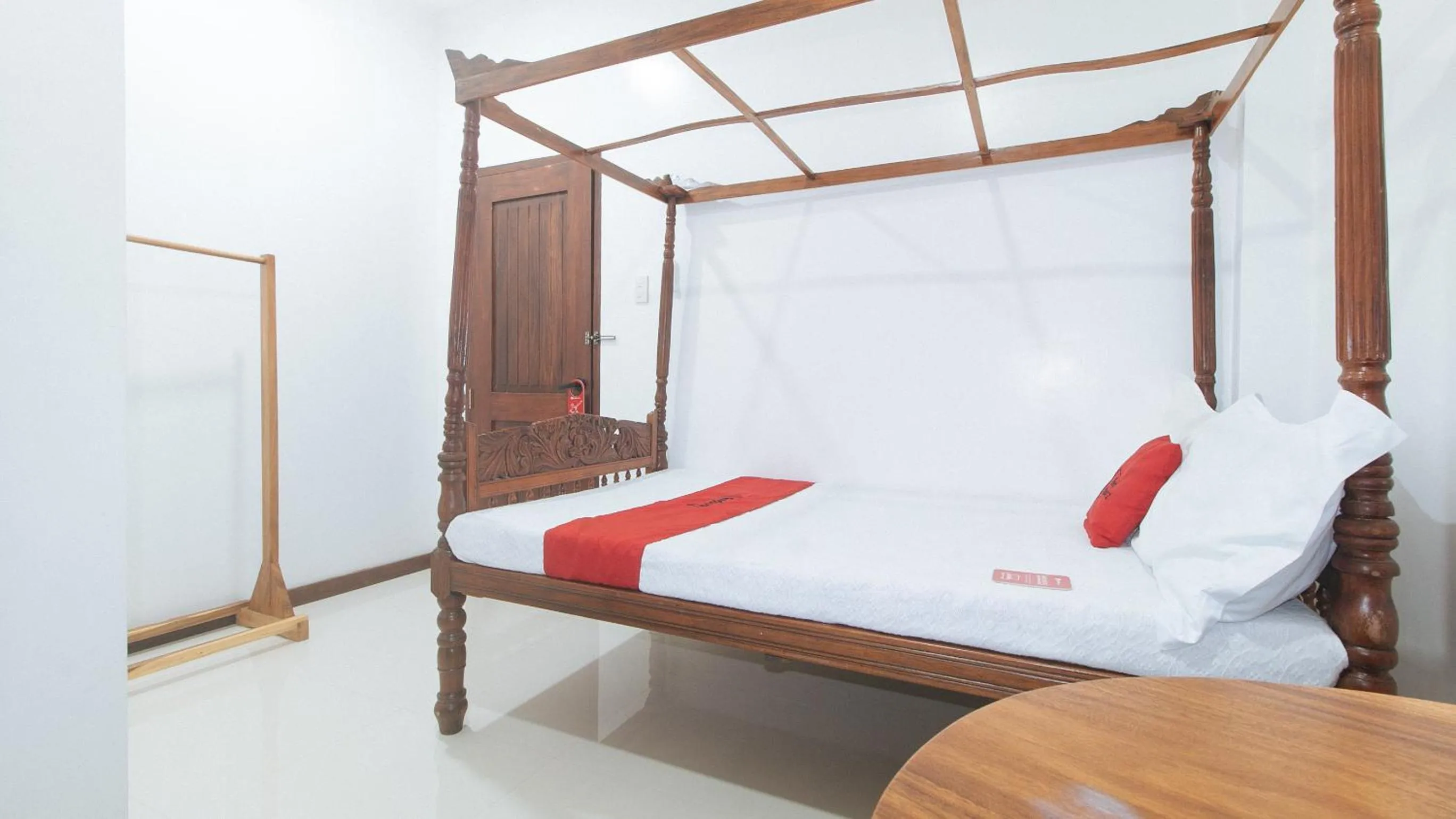 Bed in RedDoorz at Casa Rafaelle Transient Ilocos Sur