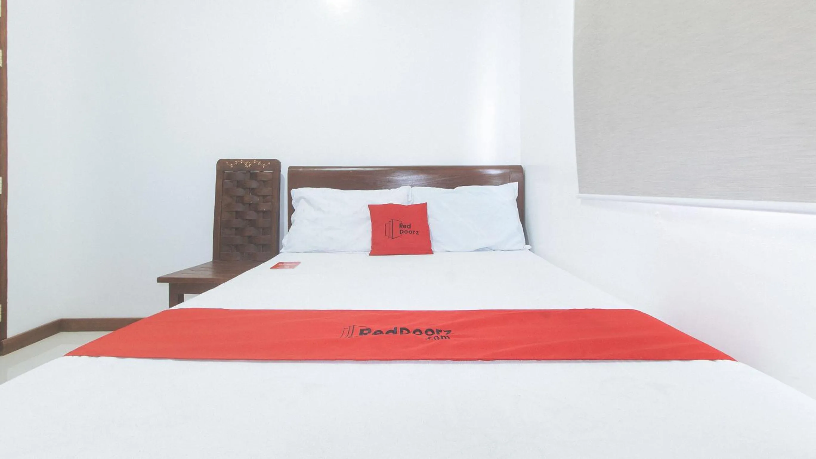 Bed in RedDoorz at Casa Rafaelle Transient Ilocos Sur