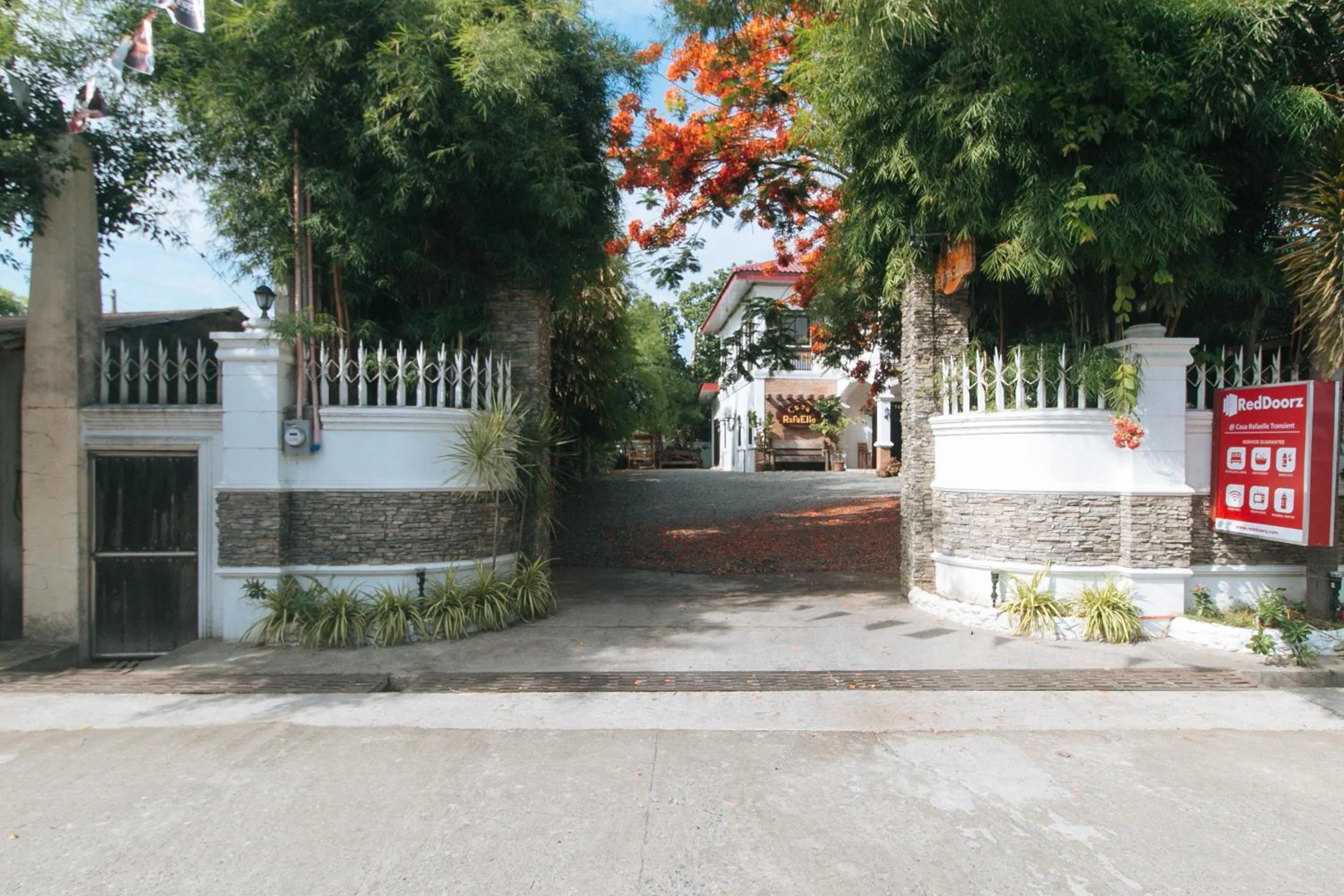 Property building in RedDoorz at Casa Rafaelle Transient Ilocos Sur
