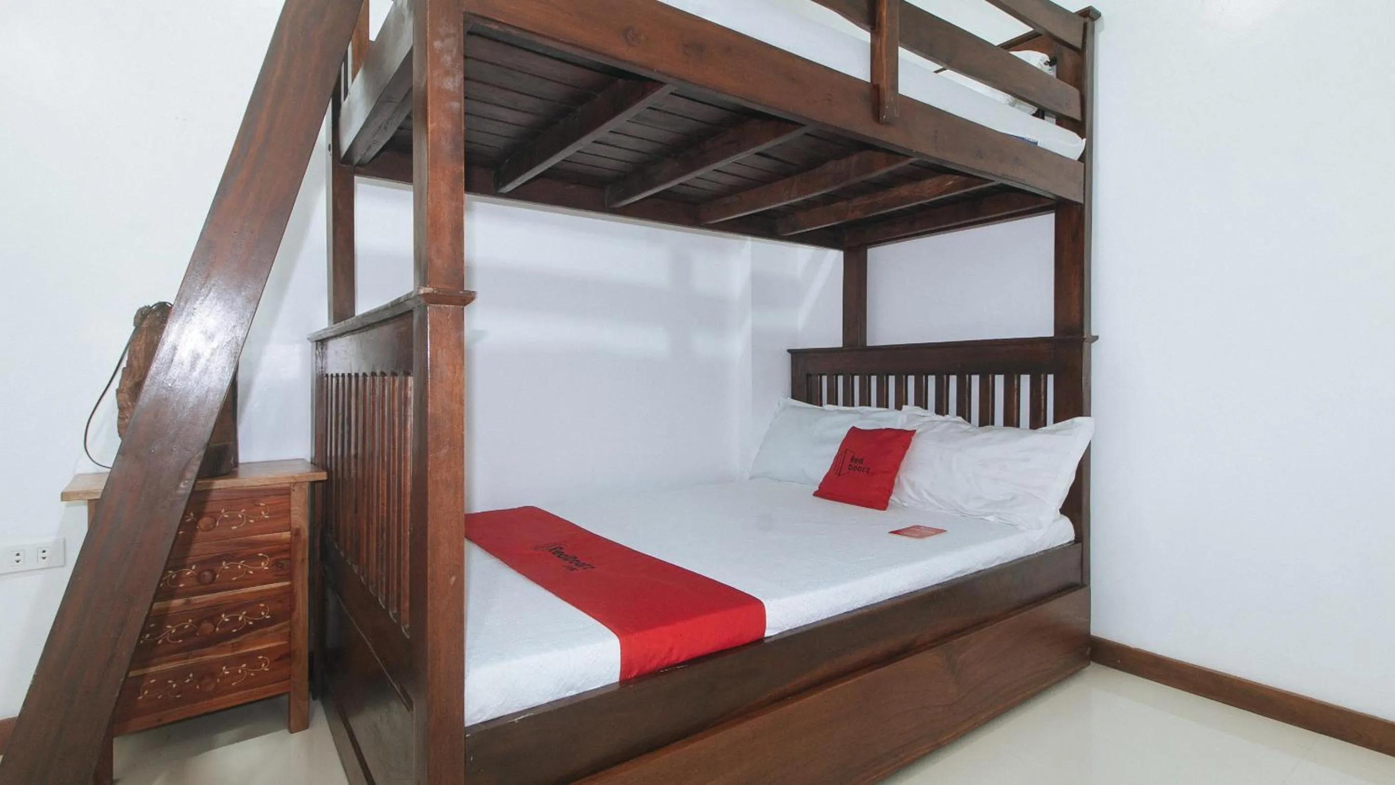 Bedroom, Bed in RedDoorz at Casa Rafaelle Transient Ilocos Sur