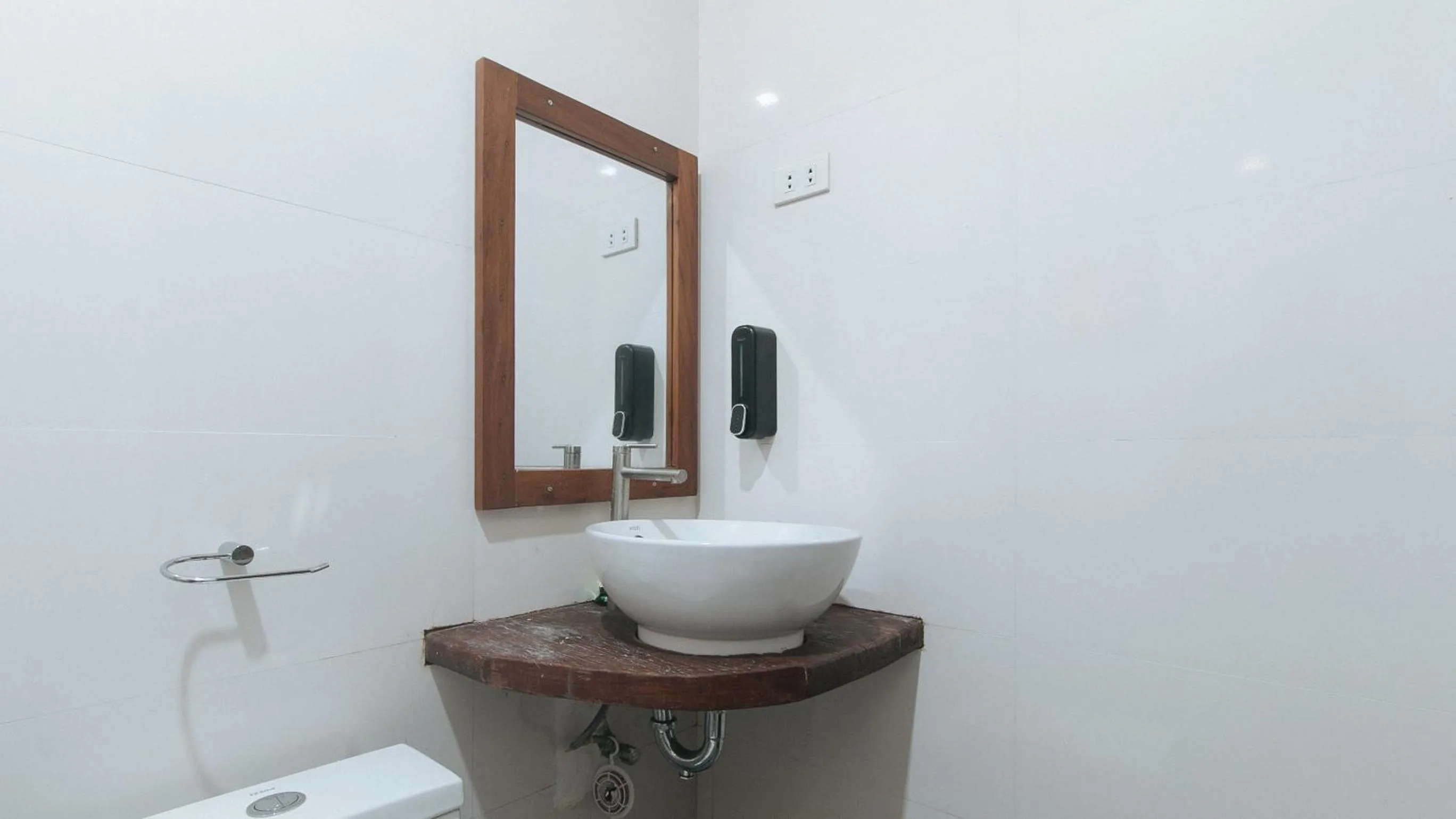 Bathroom in RedDoorz at Casa Rafaelle Transient Ilocos Sur