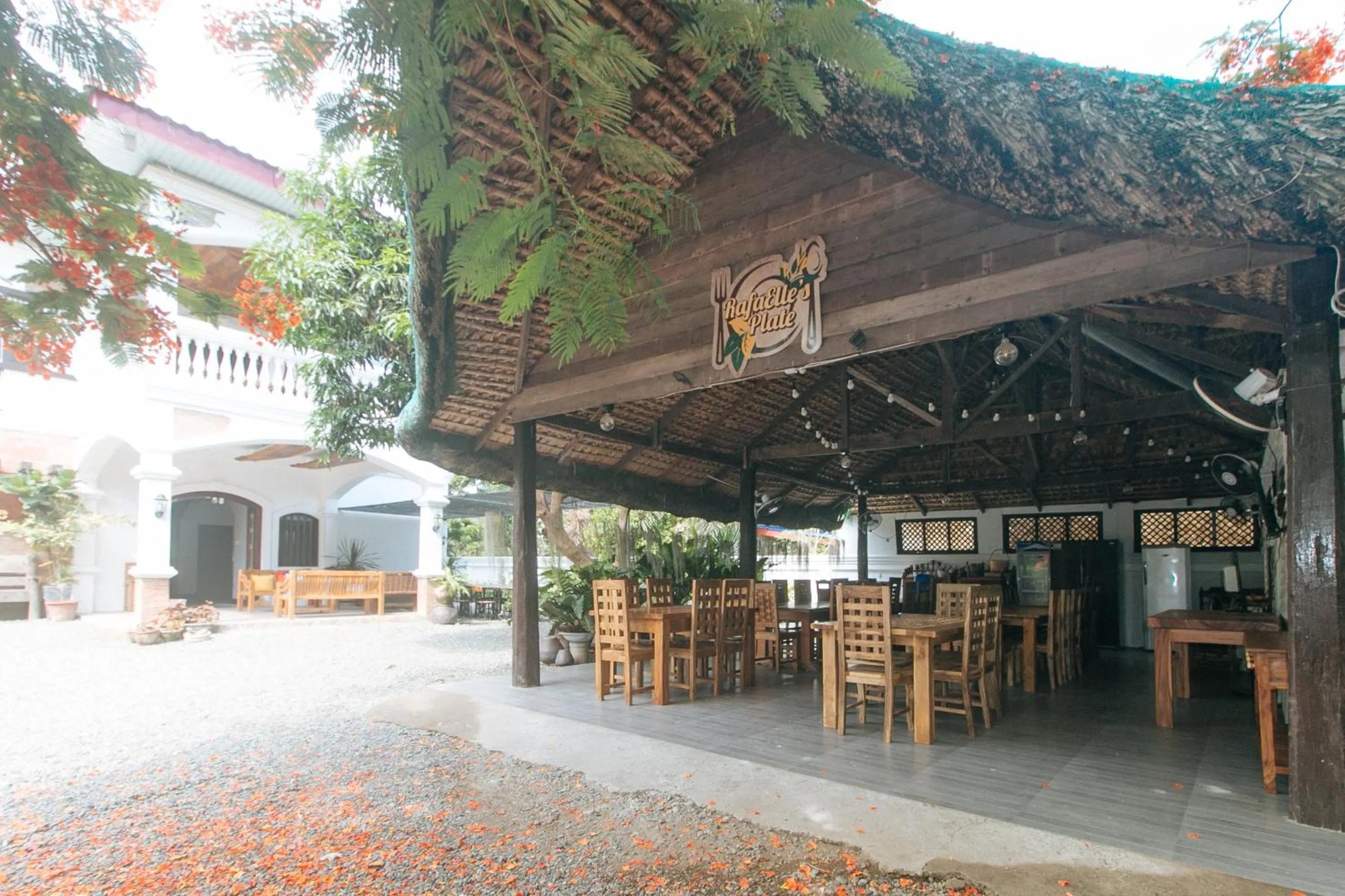 Restaurant/places to eat in RedDoorz at Casa Rafaelle Transient Ilocos Sur