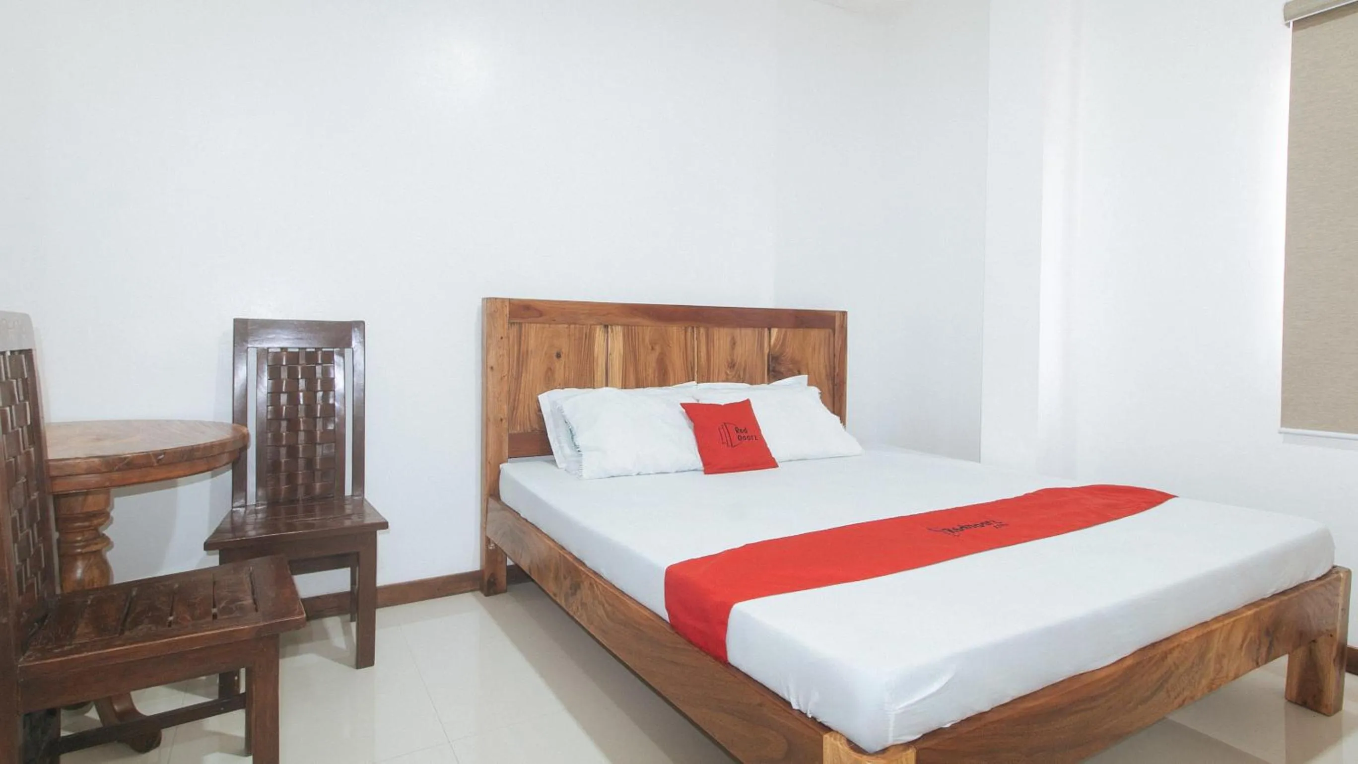 Bed in RedDoorz at Casa Rafaelle Transient Ilocos Sur