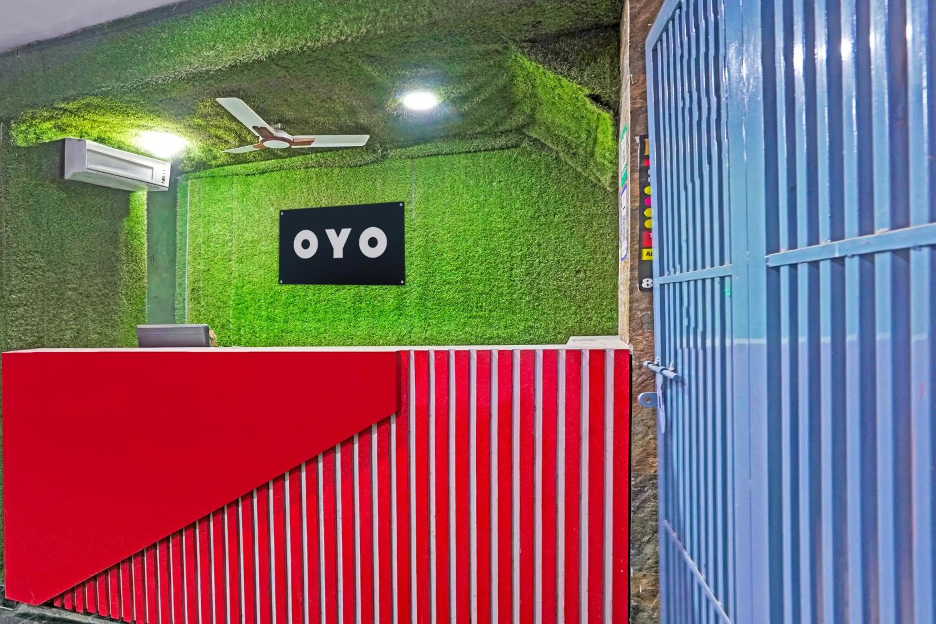 Lobby or reception in Super Hotel O Twamev Residency