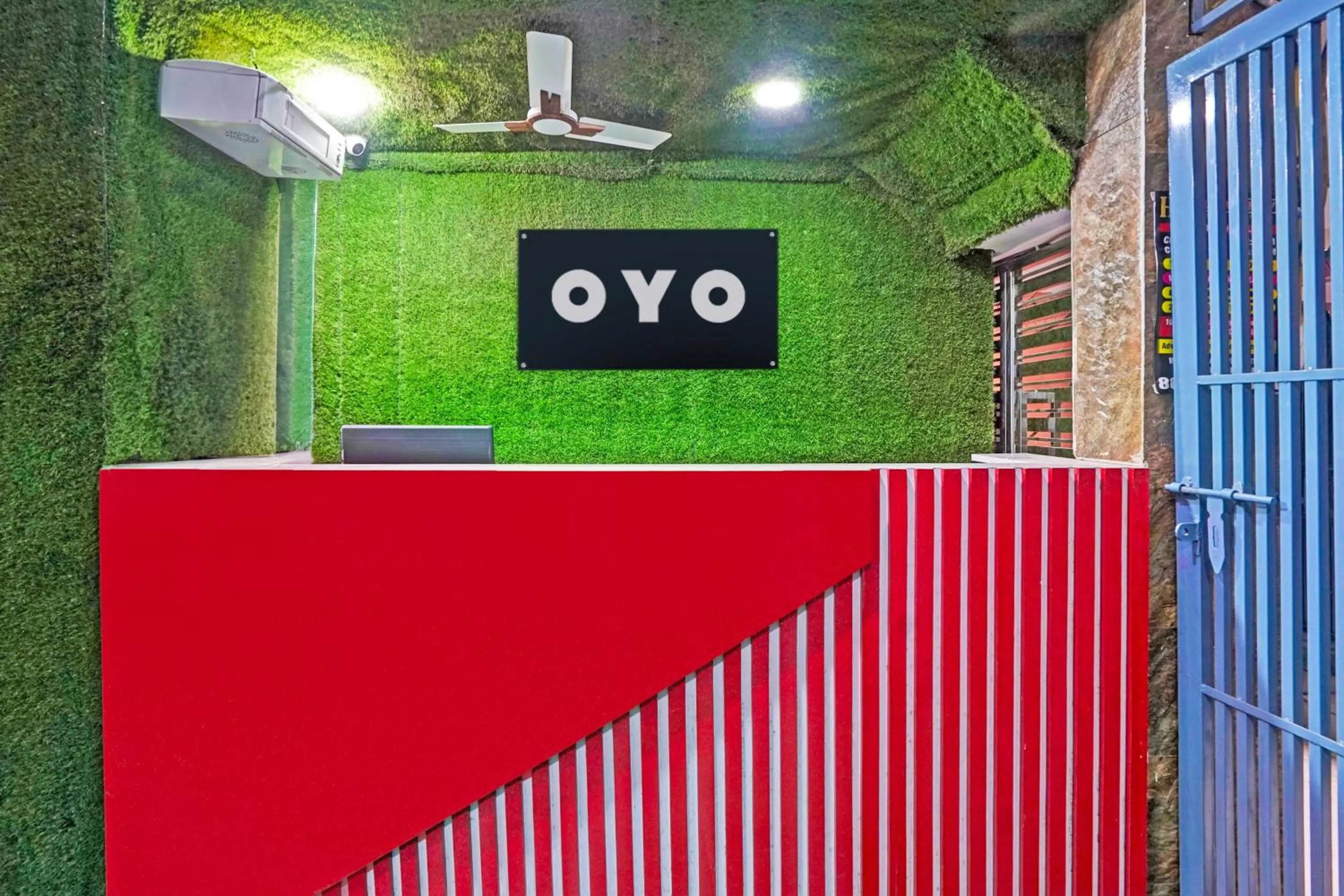 Lobby or reception in Super Hotel O Twamev Residency