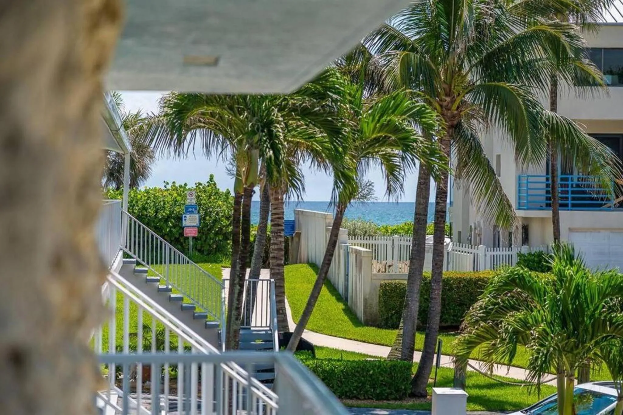 Lux Beachside 2nd Floor Condo 3 Steps to the Beach!