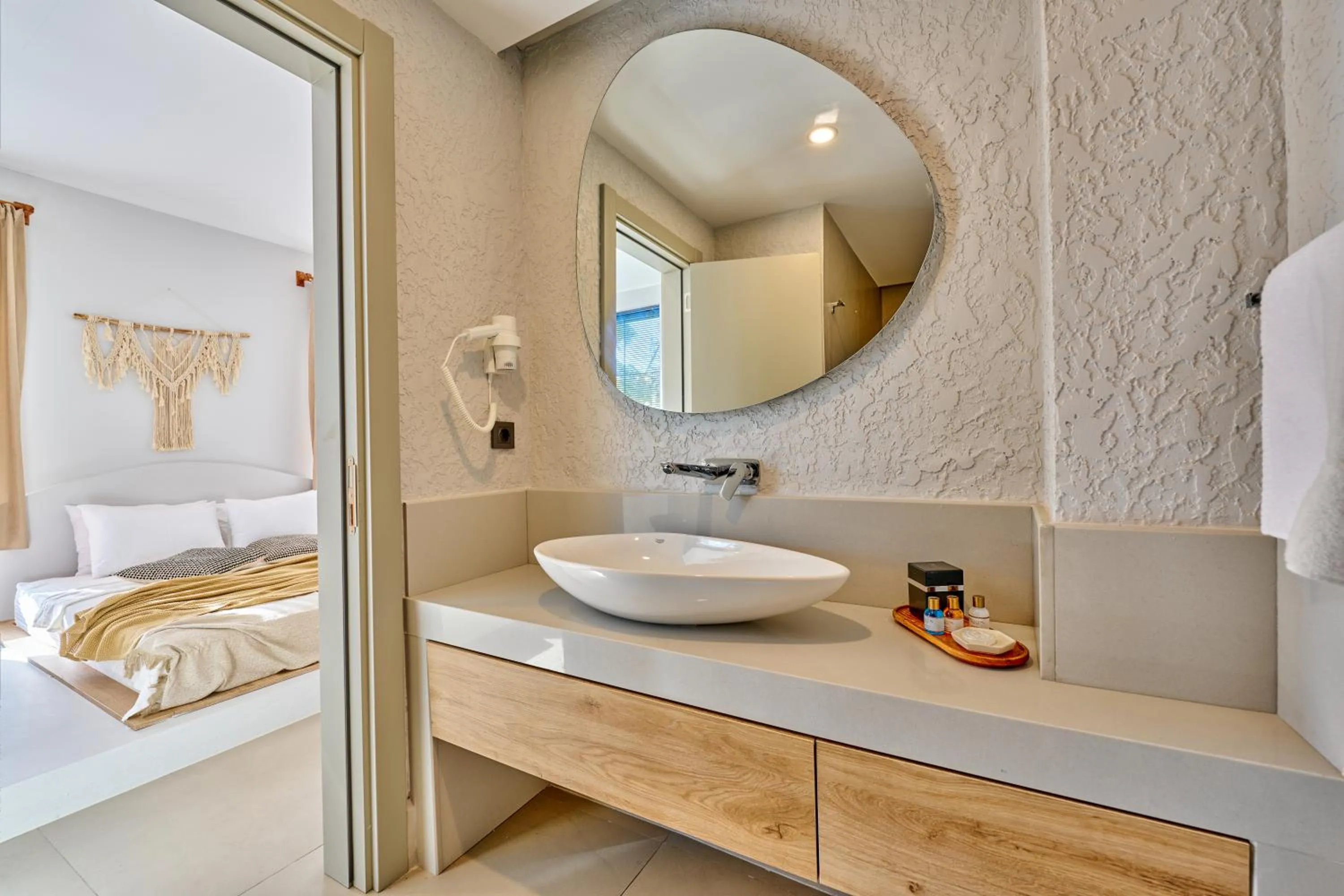 Bathroom, Bed in Lilium Boutique Hotel
