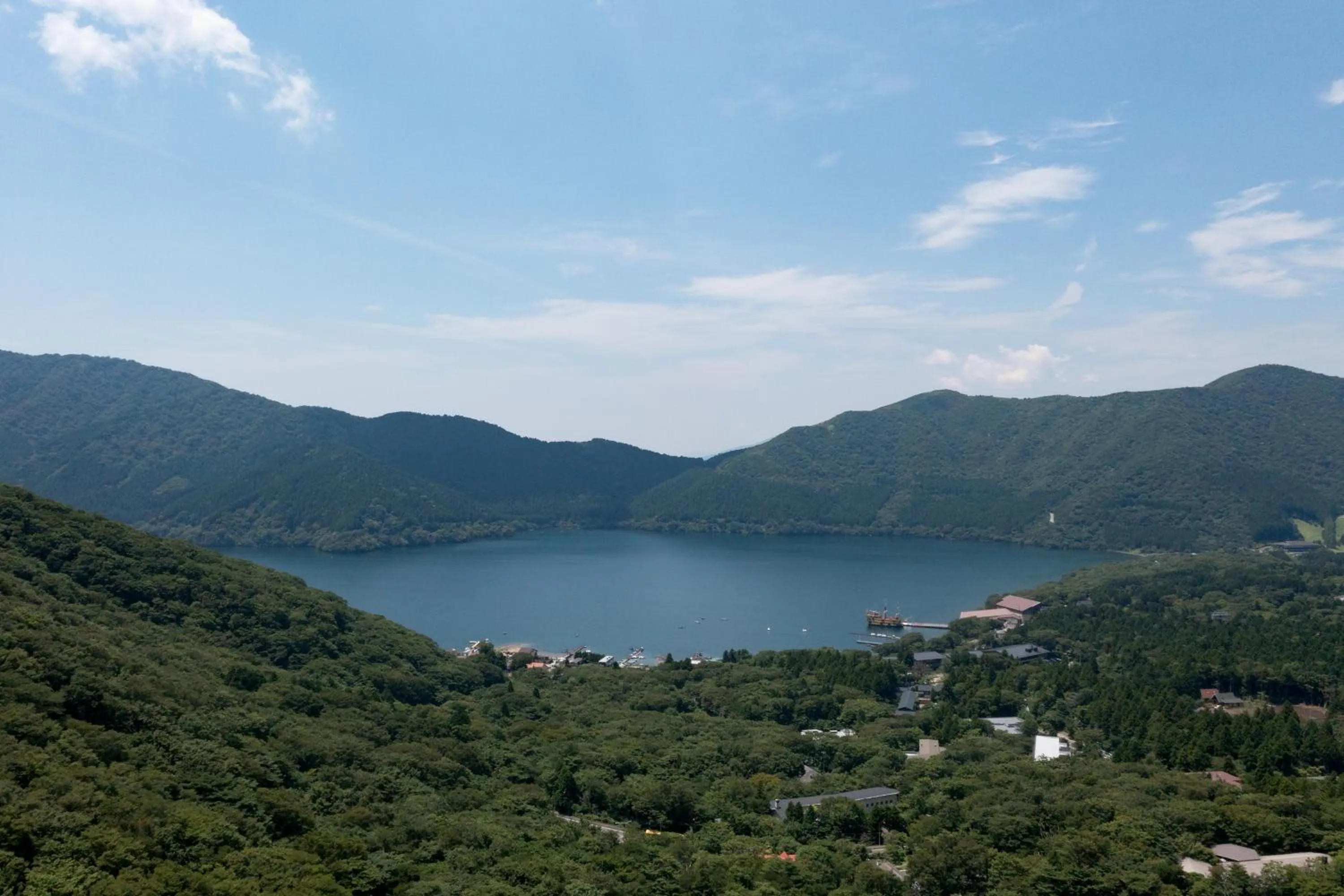 Mountain view in Hakone Ashinoko Bikeikan 箱根芦ノ湖 美景館