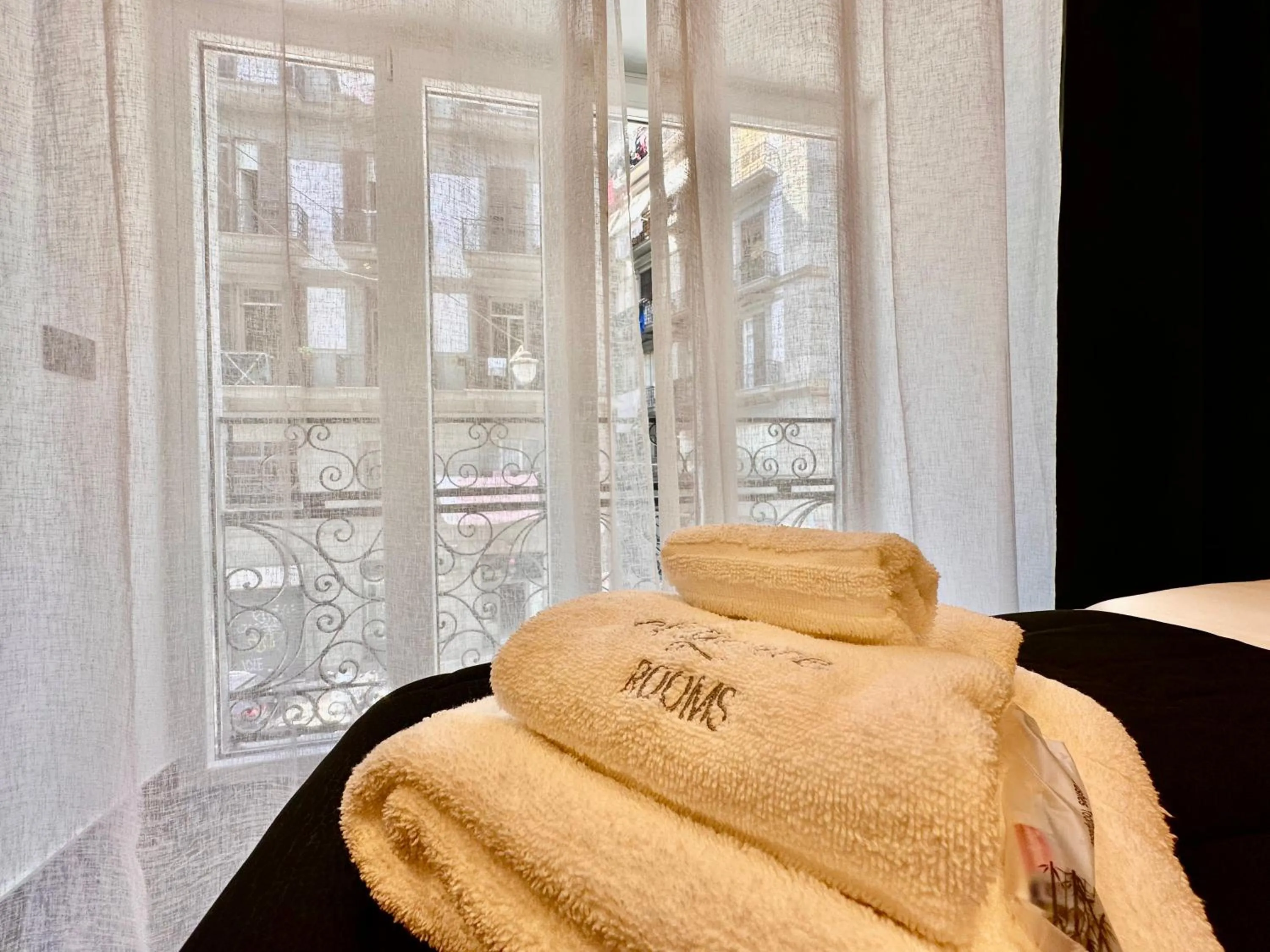 Bedroom, Bed in Elegance Rooms Spaccanapoli