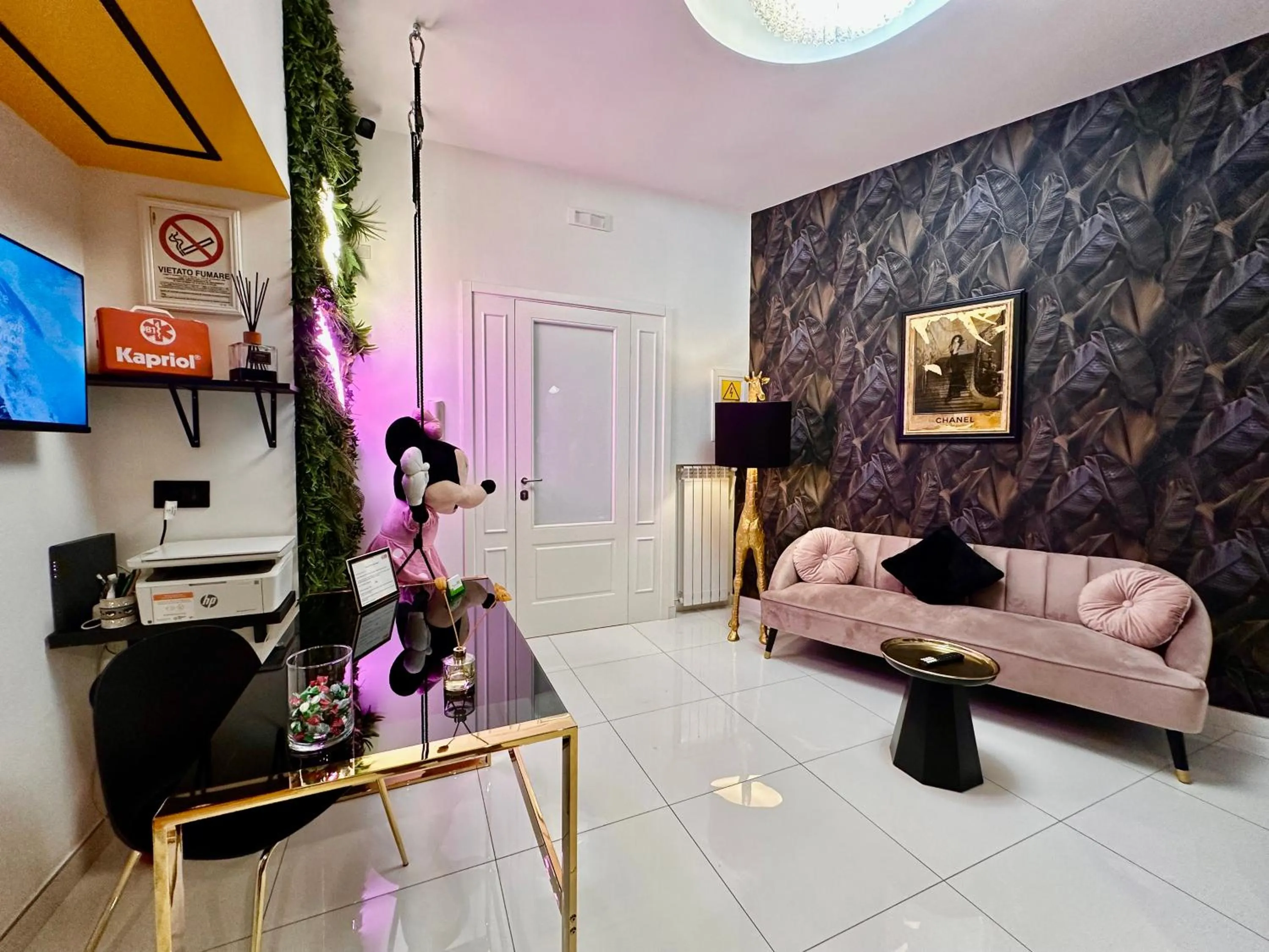 Living room in Elegance Rooms Spaccanapoli