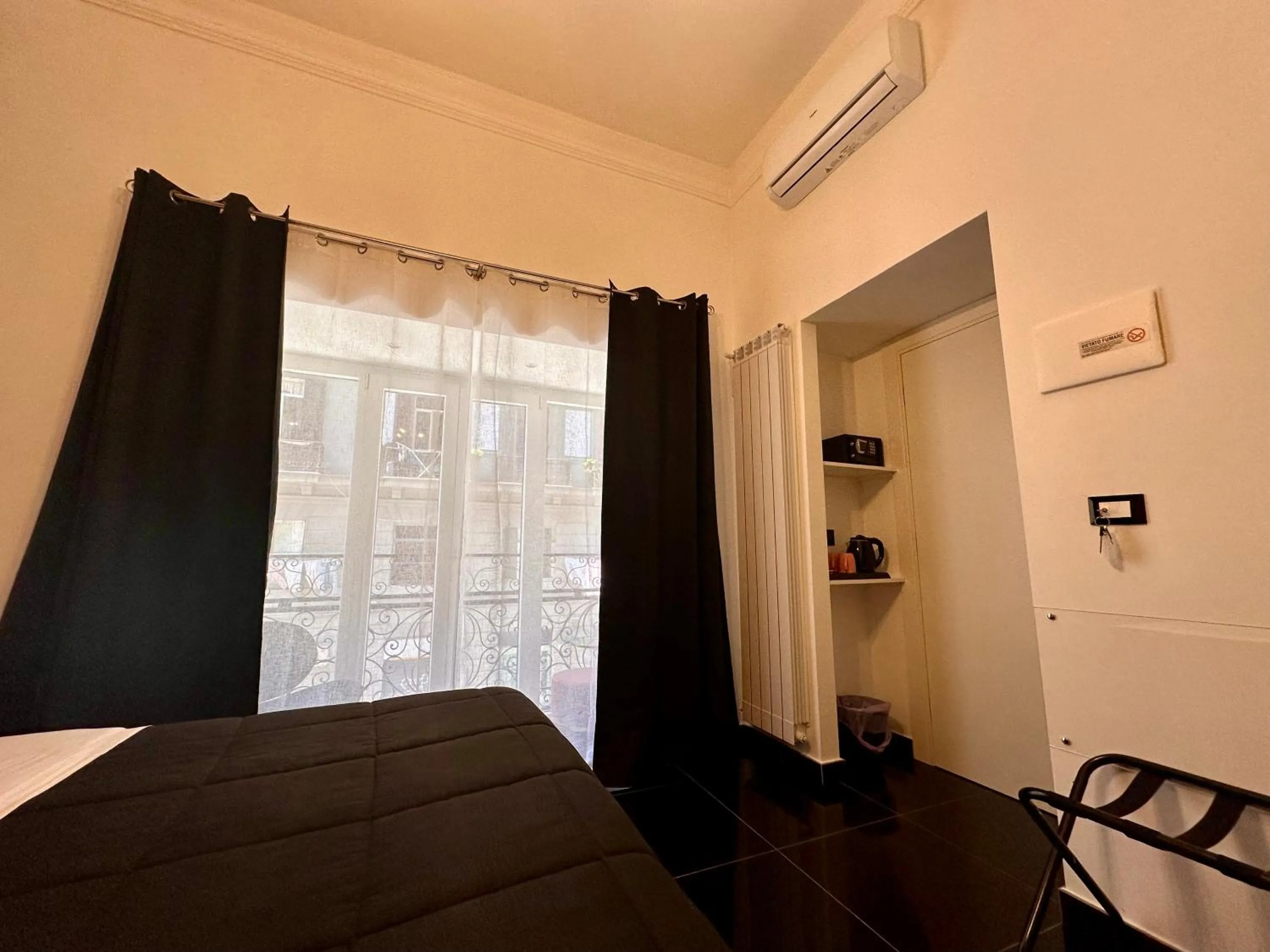 Bedroom, Bed in Elegance Rooms Spaccanapoli