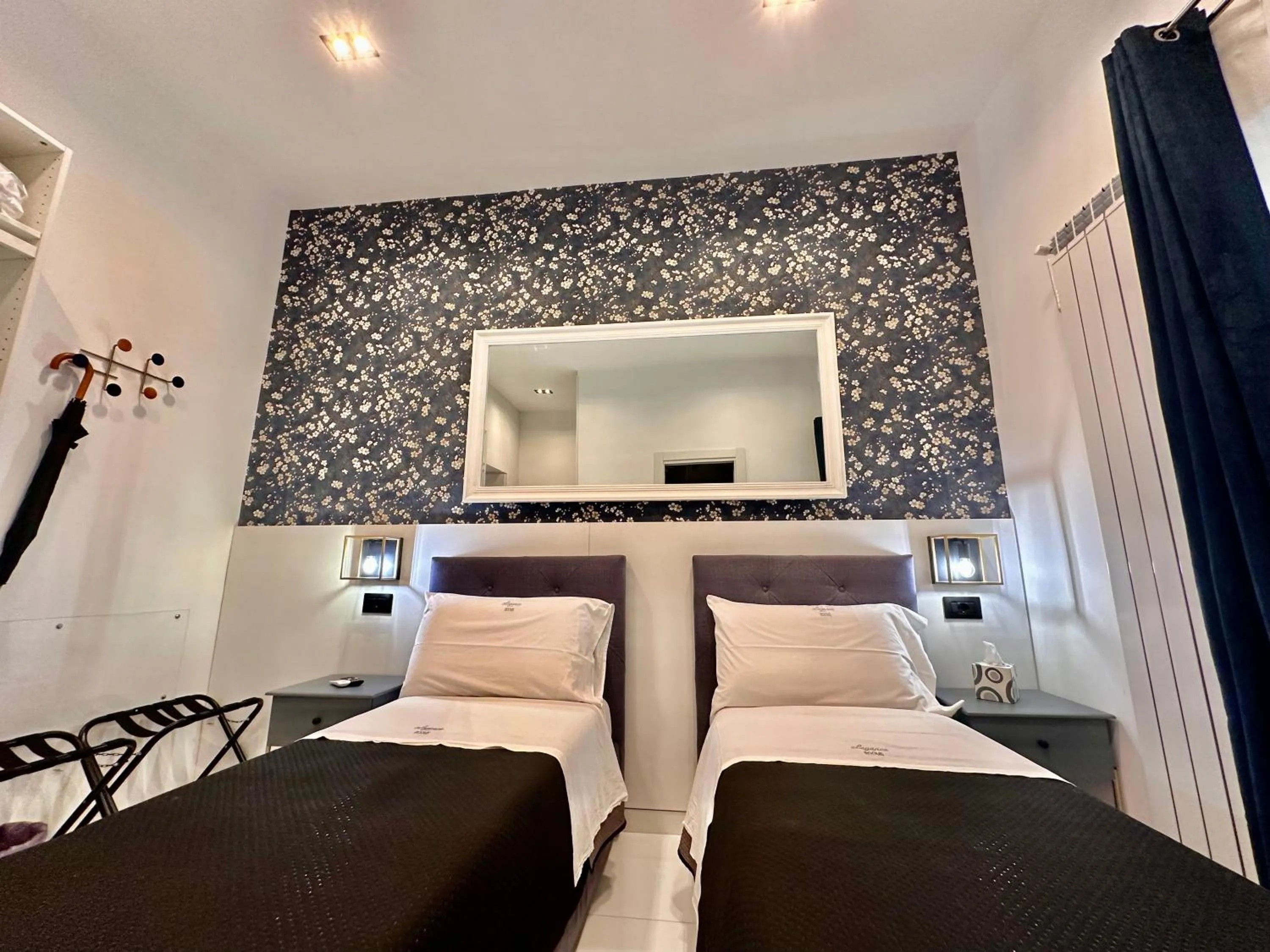 Bedroom, Bed in Elegance Rooms Spaccanapoli