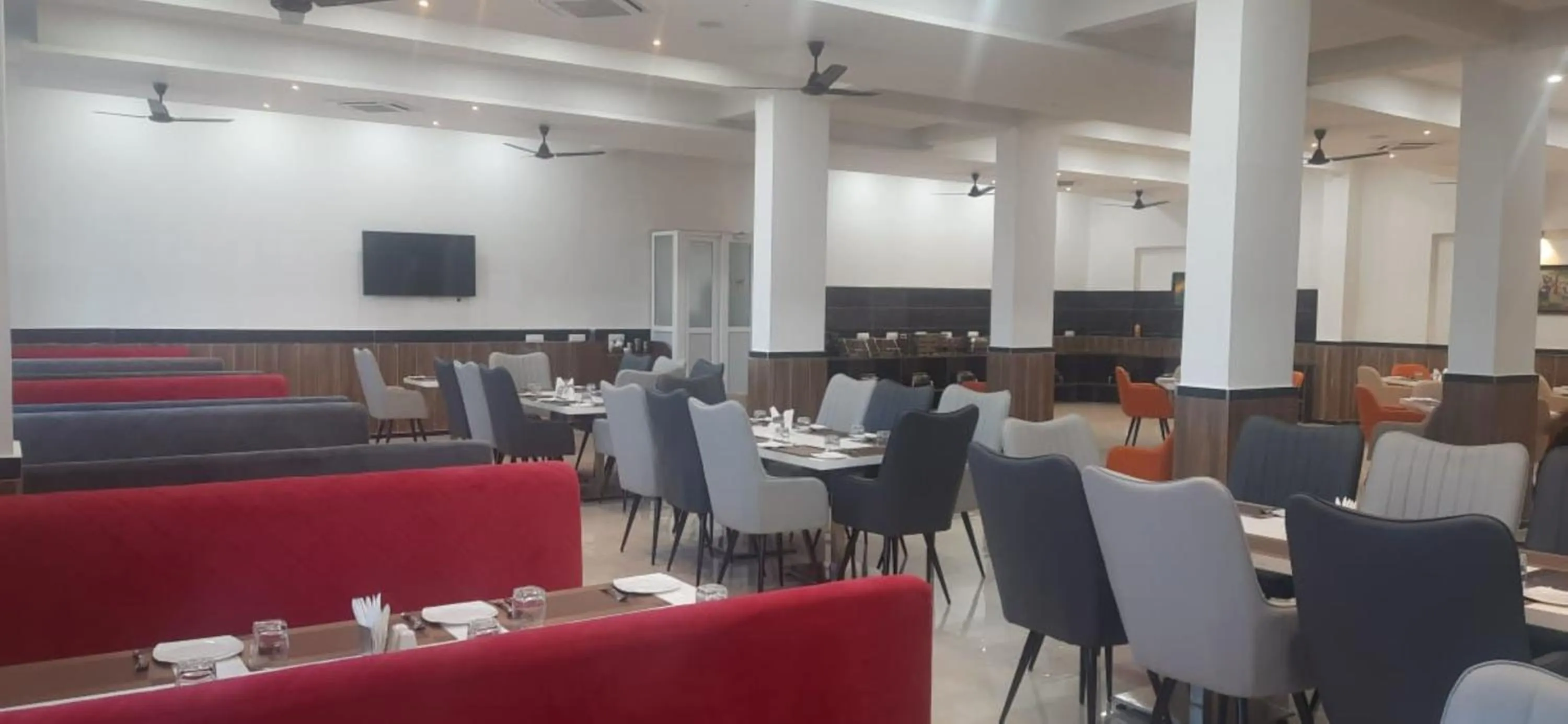 Buffet breakfast in Kankidham Lords Inn