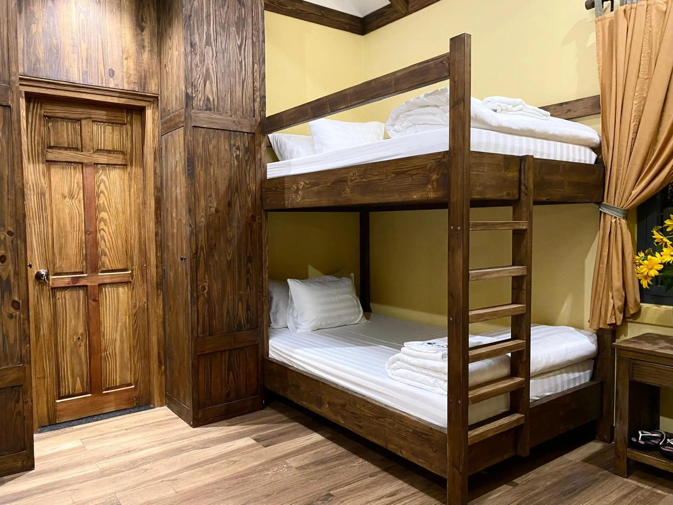 Bed in Lat Valley Retreat Village