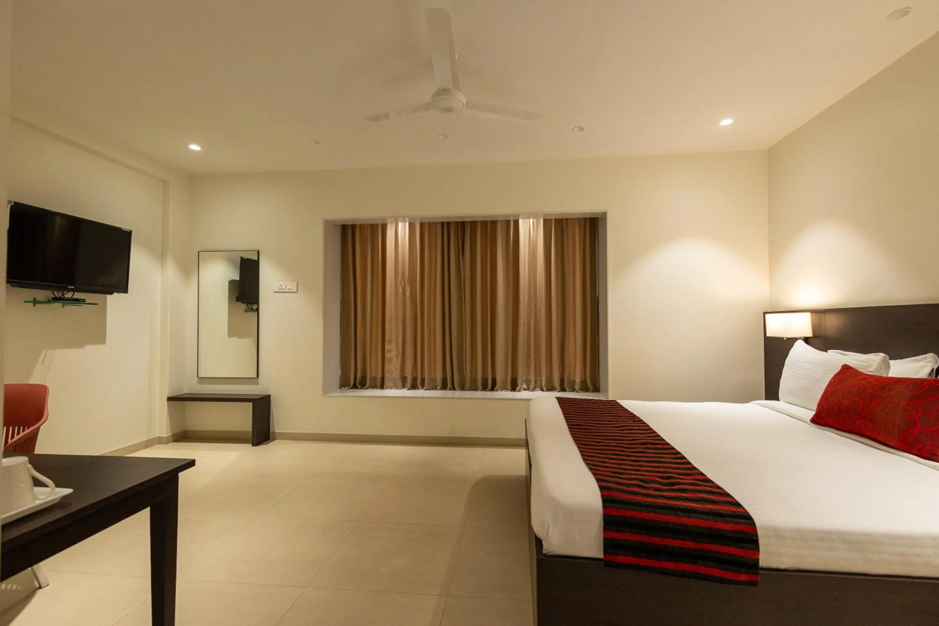 Communal lounge/ TV room, Bed in Freesia Residency by Express Inn