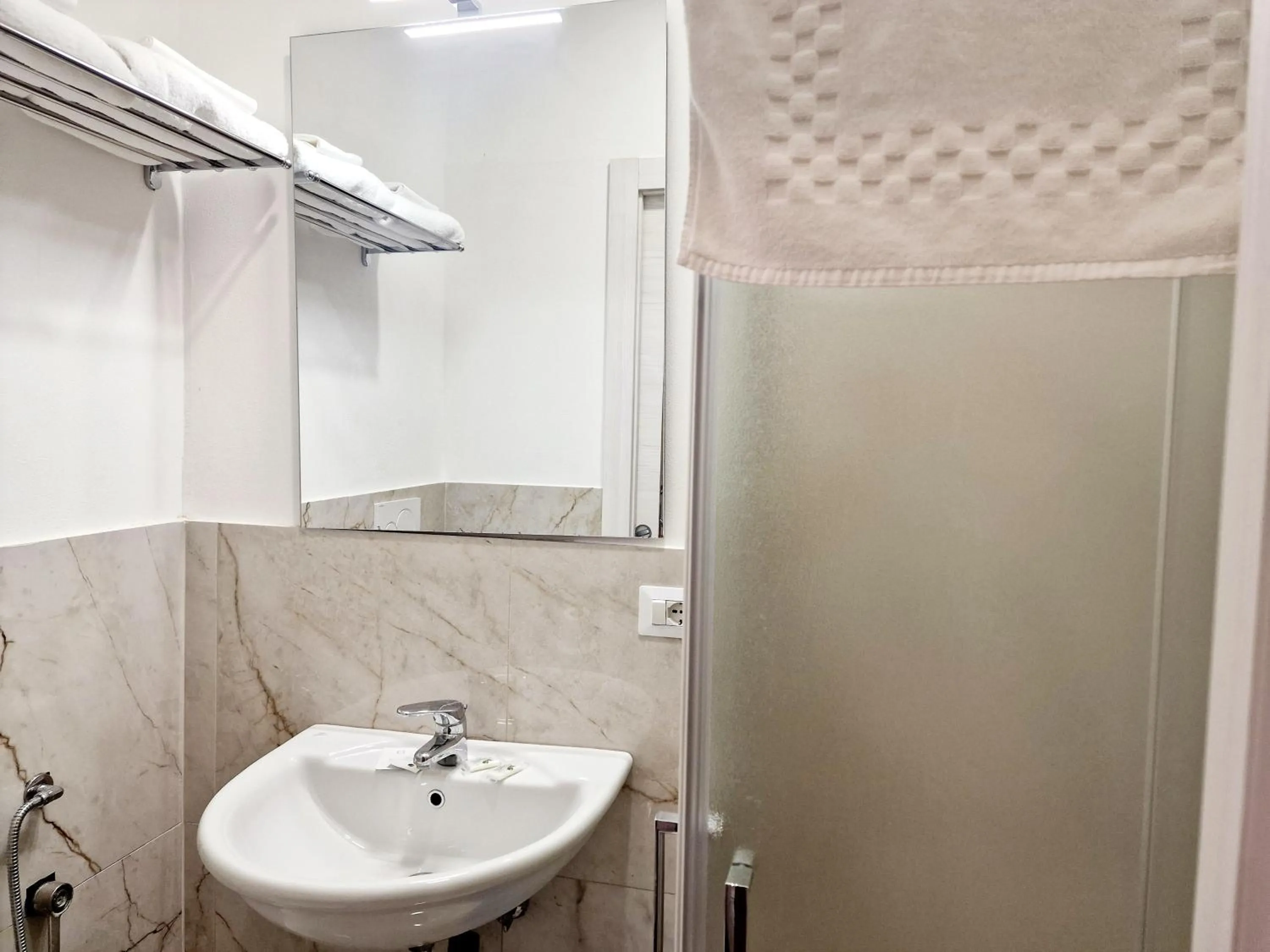 Bathroom in Hotel Firenze 2000