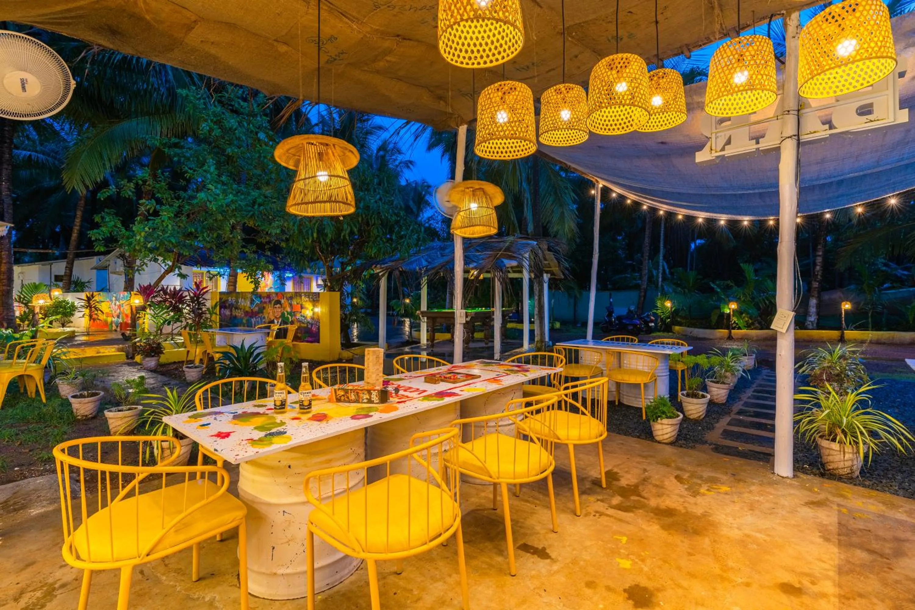 Restaurant/places to eat in Whoopers Party Hostel, Palolem