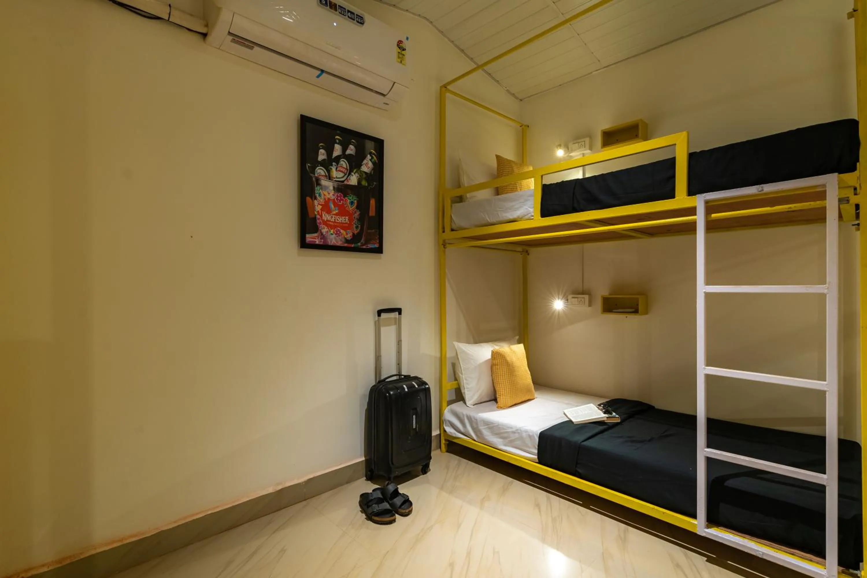air conditioner, Bed in Whoopers Party Hostel, Palolem