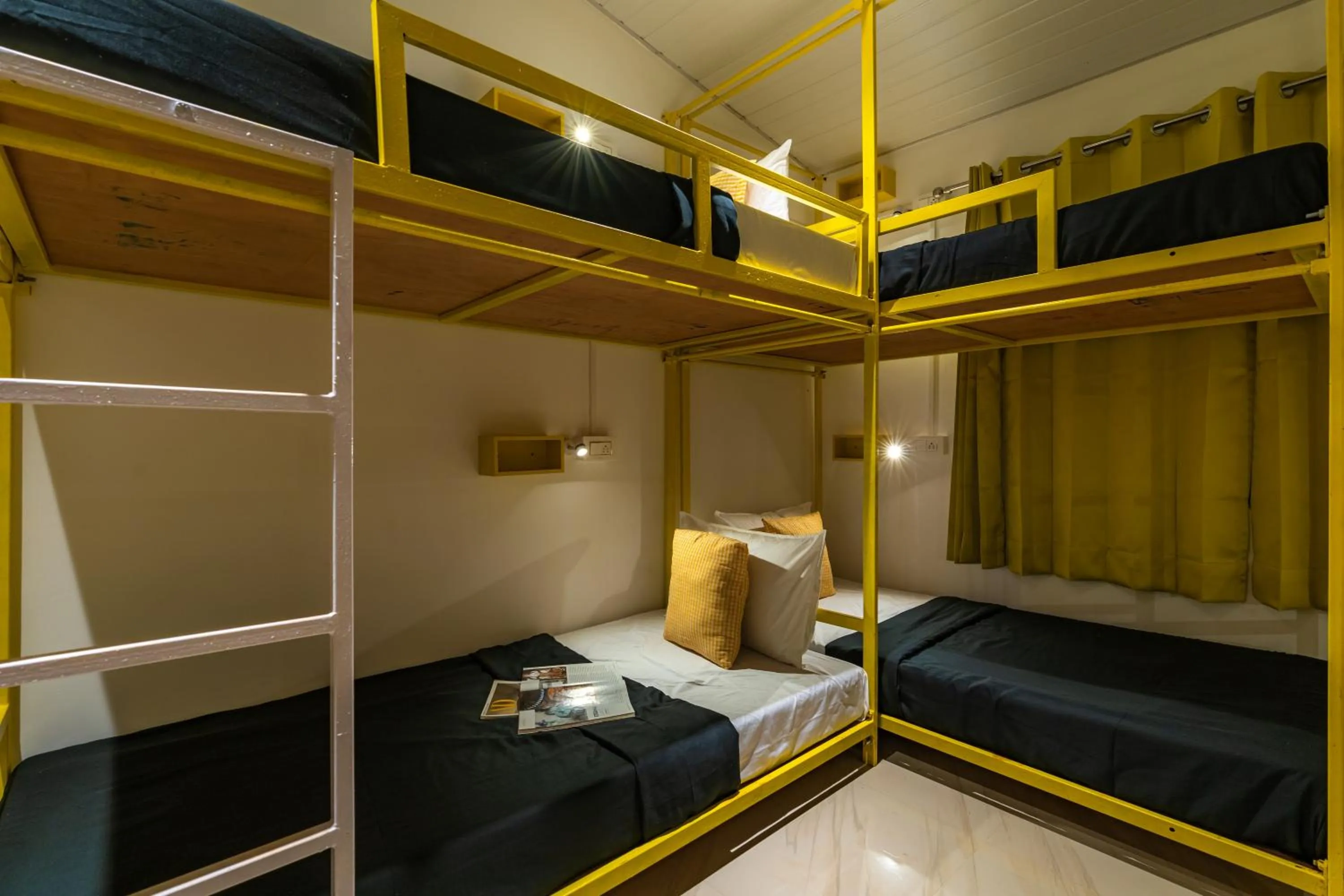 Bed in Whoopers Party Hostel, Palolem