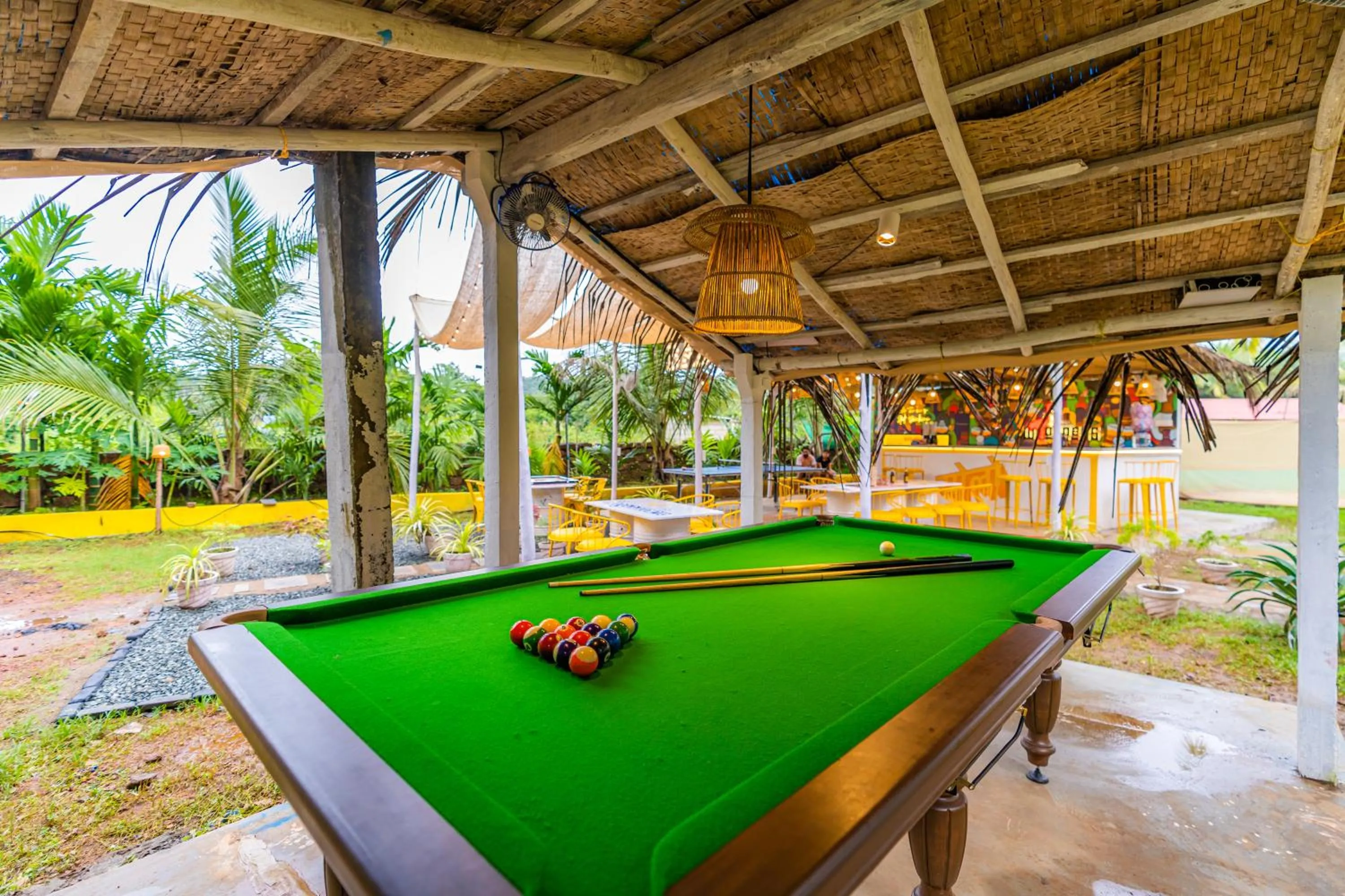 Billiard in Whoopers Party Hostel, Palolem
