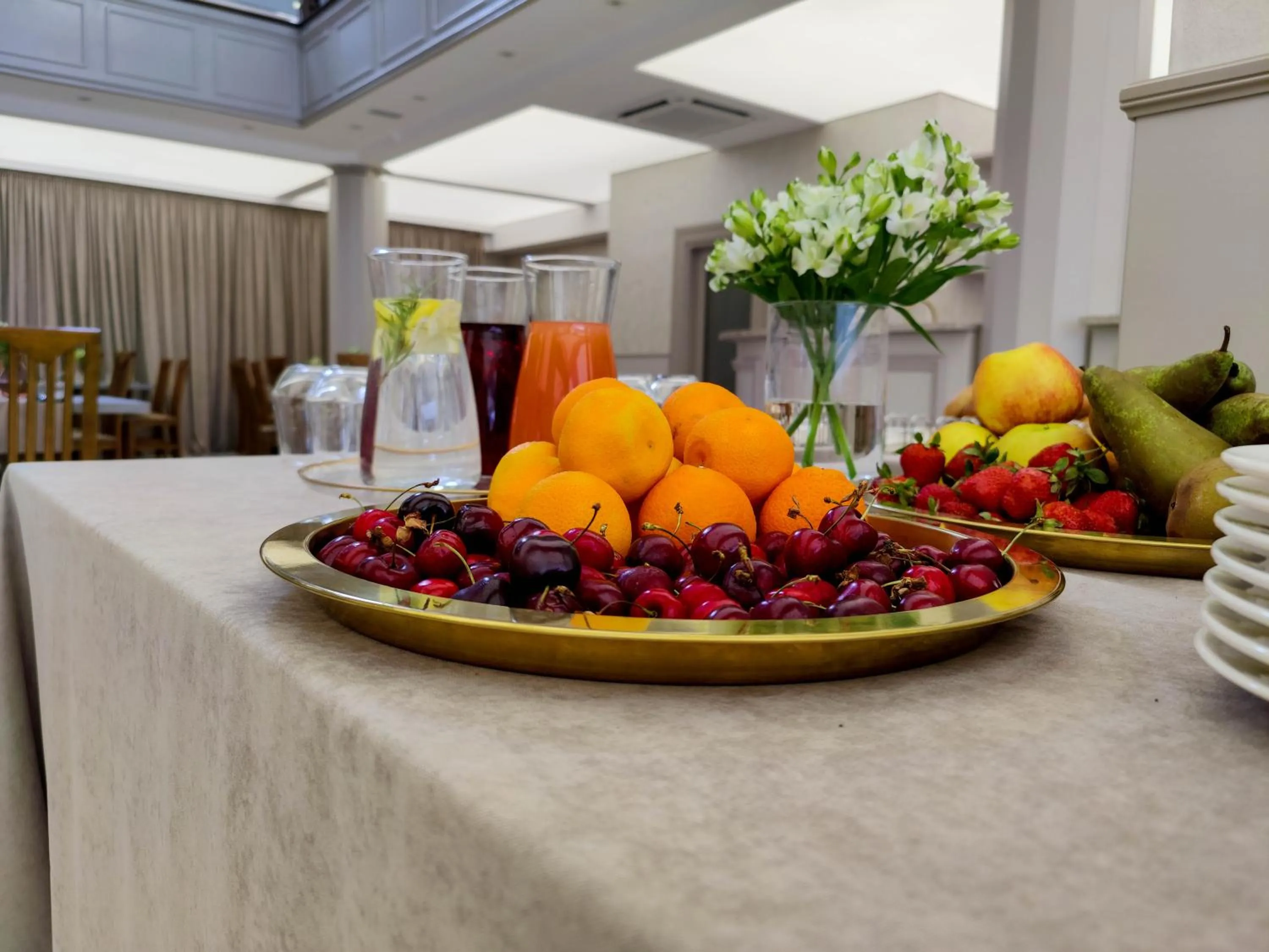 Food close-up in 70s Hostel