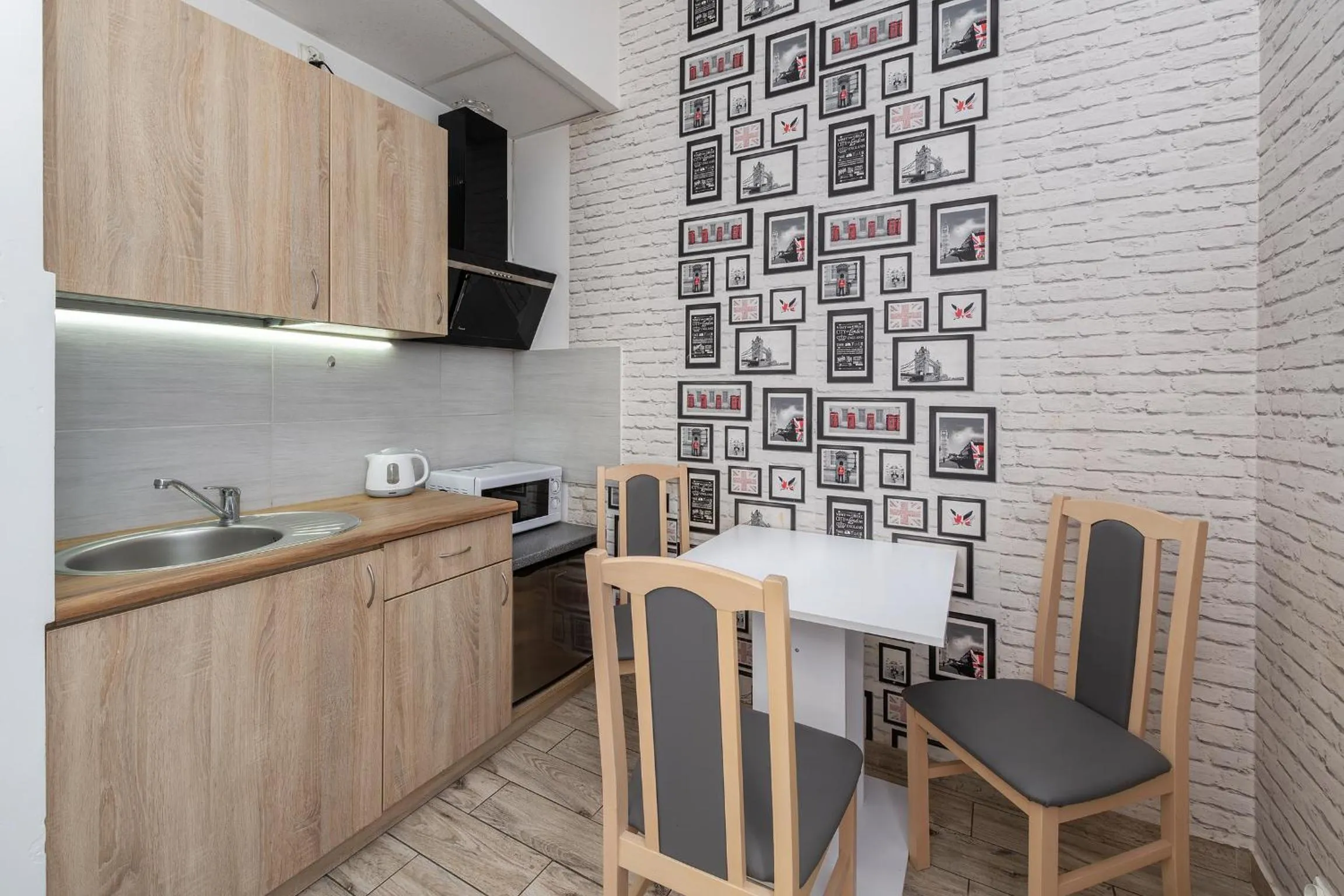 Kitchen or kitchenette in 70s Hostel