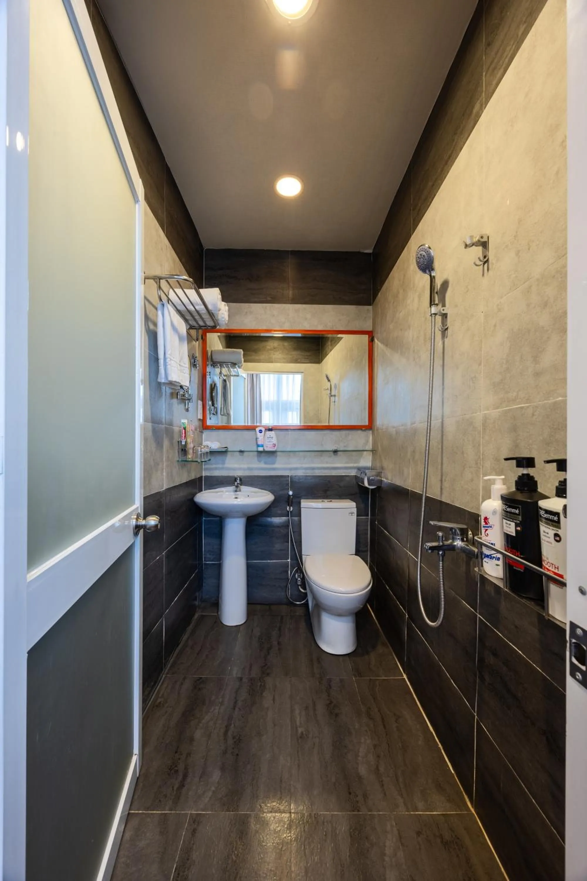 A25 Hotel - 25 Trương Định