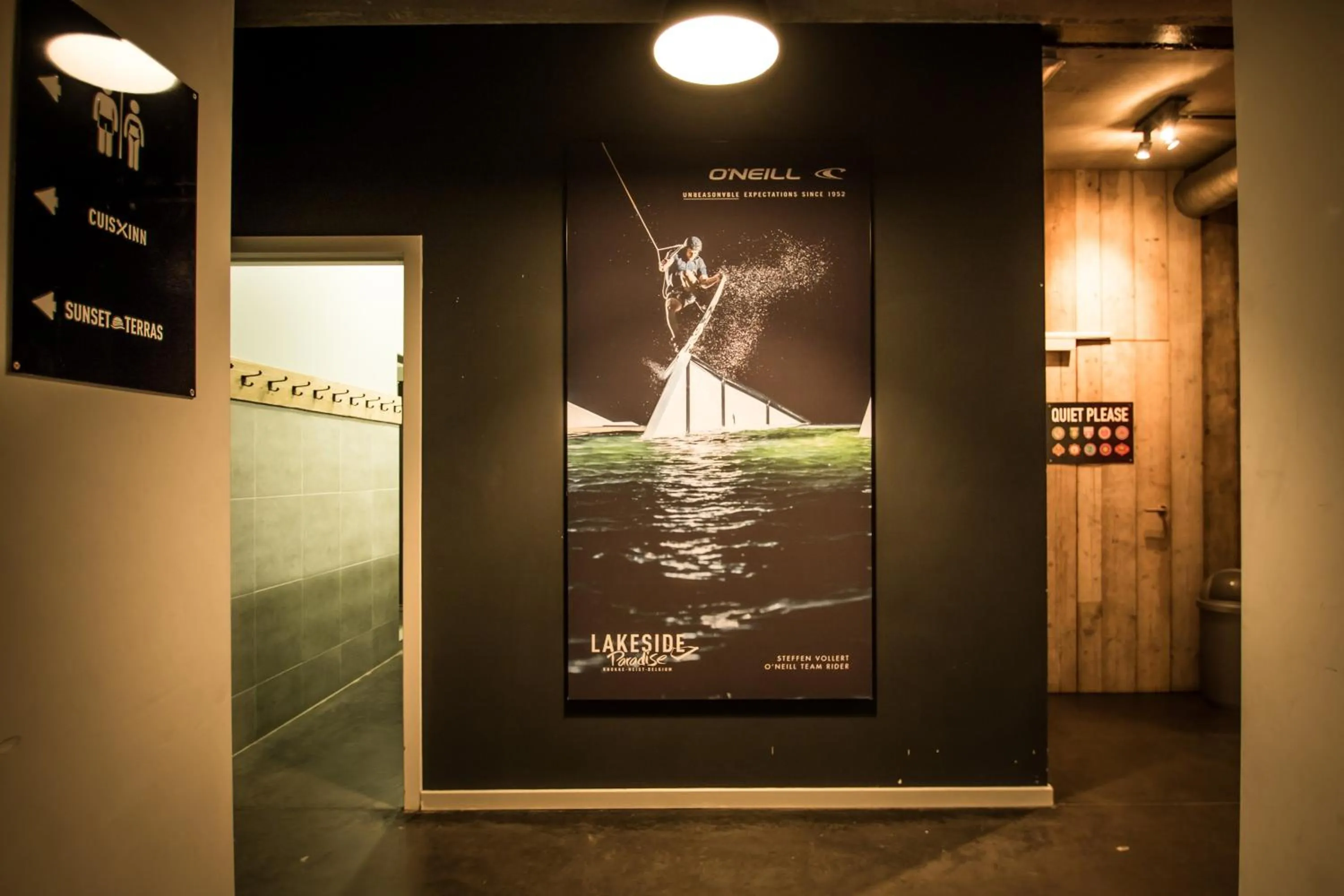 Decorative detail in Lakeside Paradise Sport Hostel