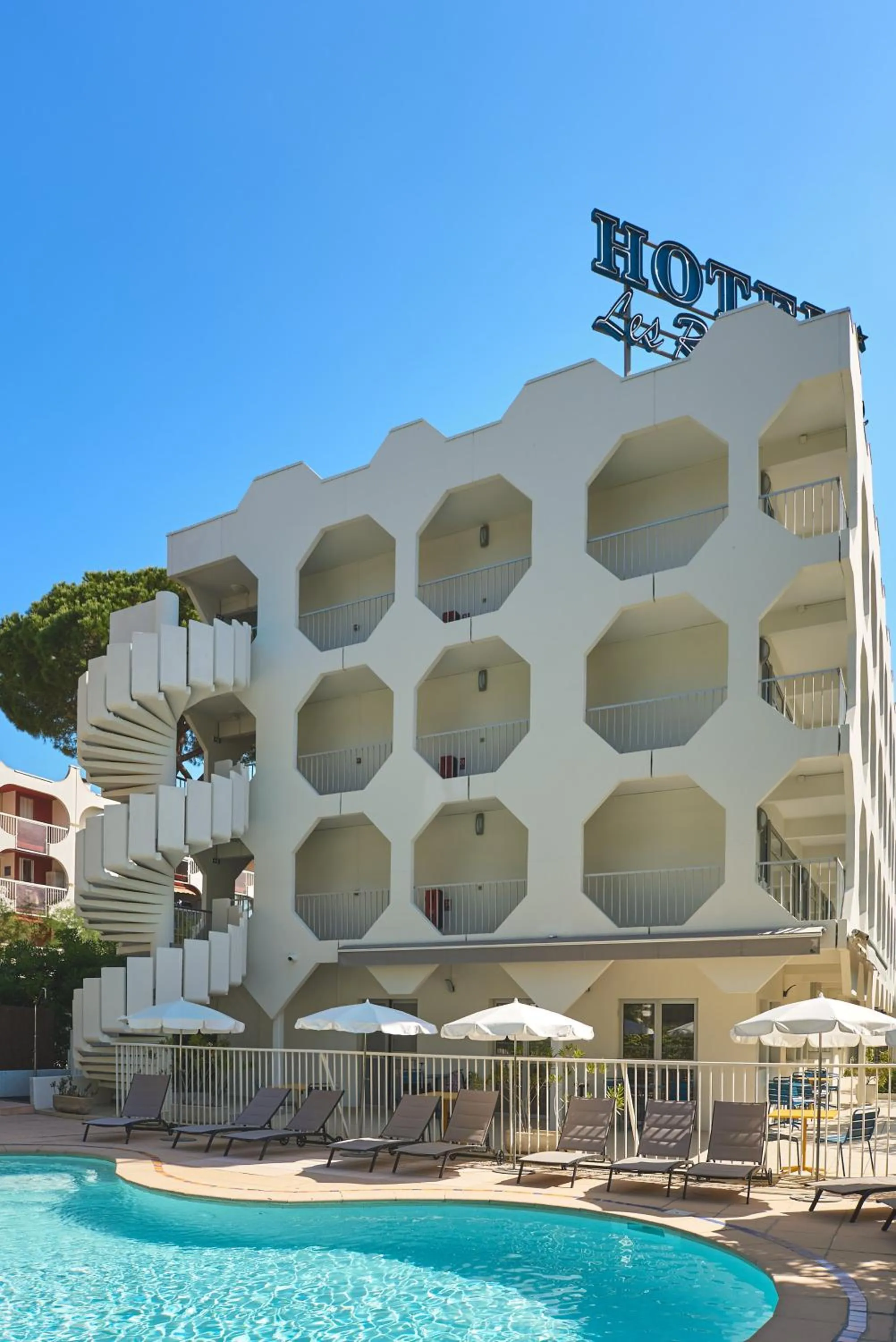 Property building in Hôtel Les Rives Bleues