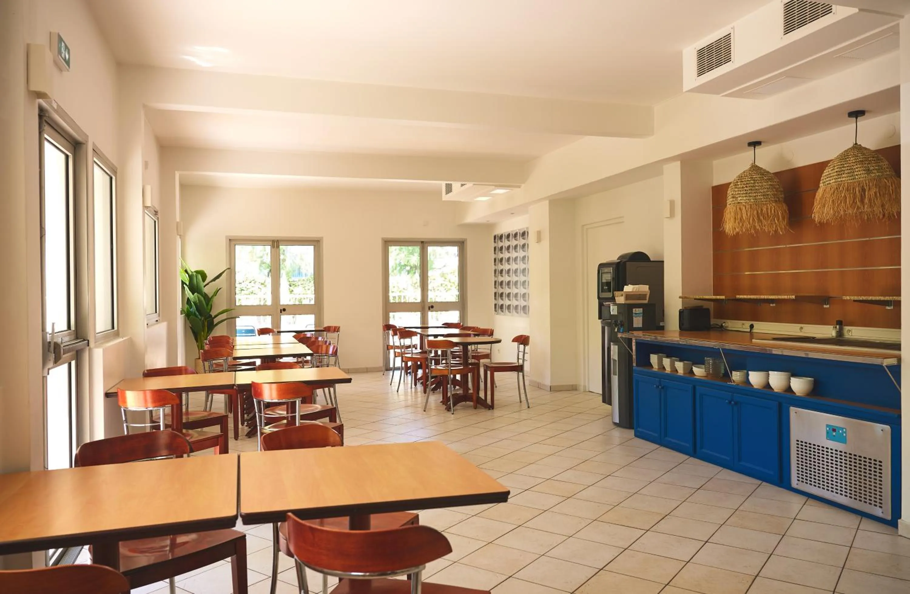 Breakfast in Hôtel Les Rives Bleues