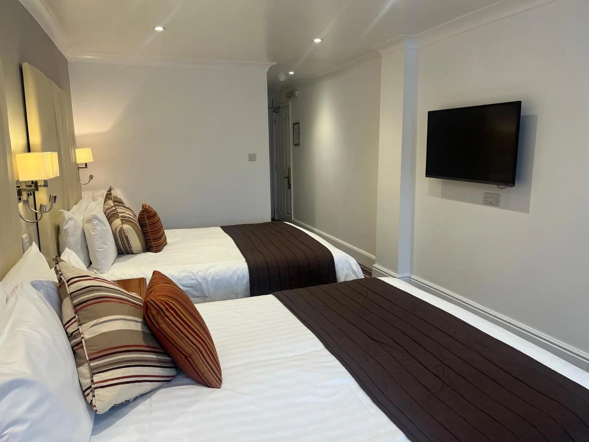 Bed in Sorrento Hotel & Restaurant