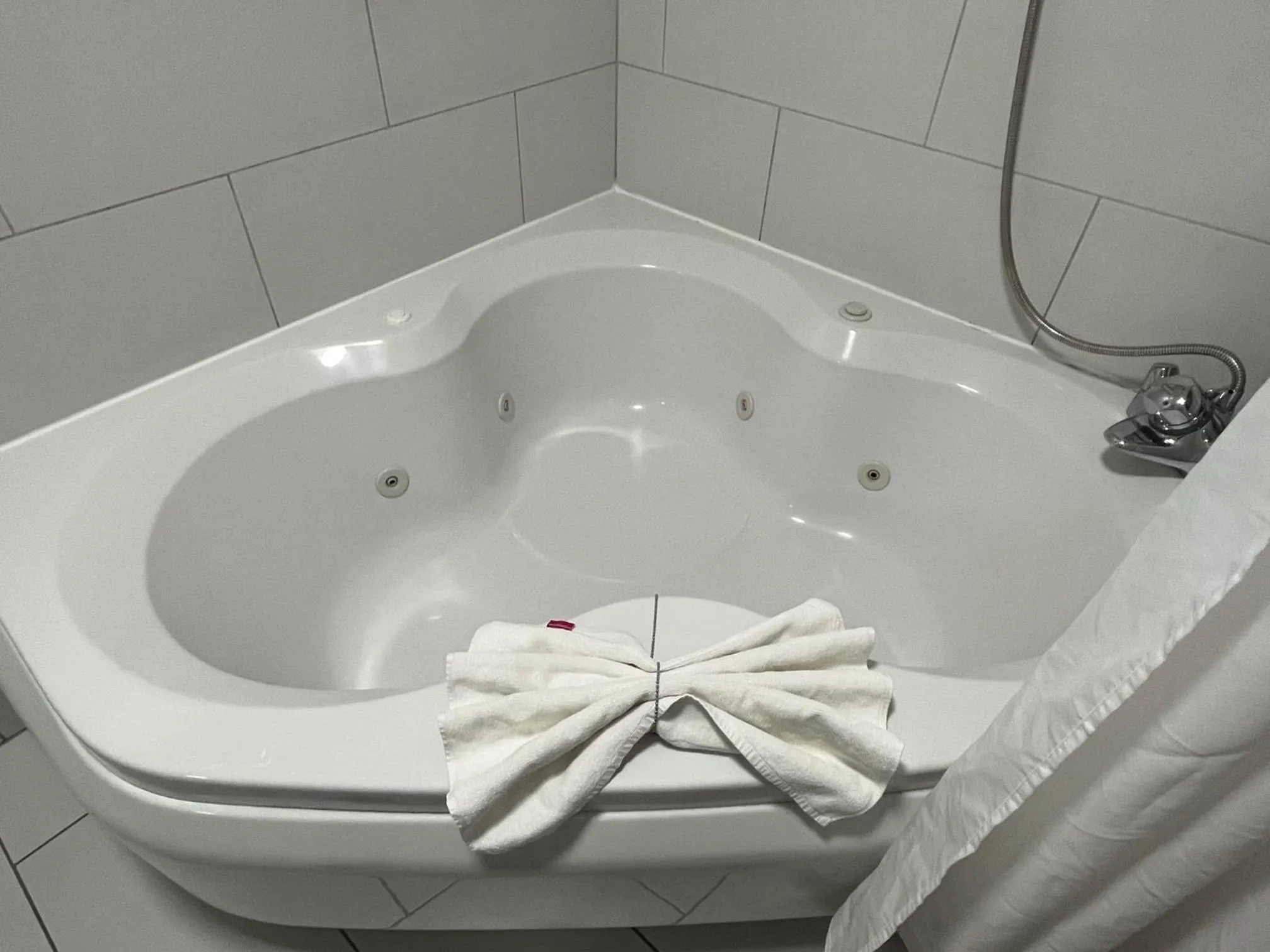 Shower in Sorrento Hotel & Restaurant