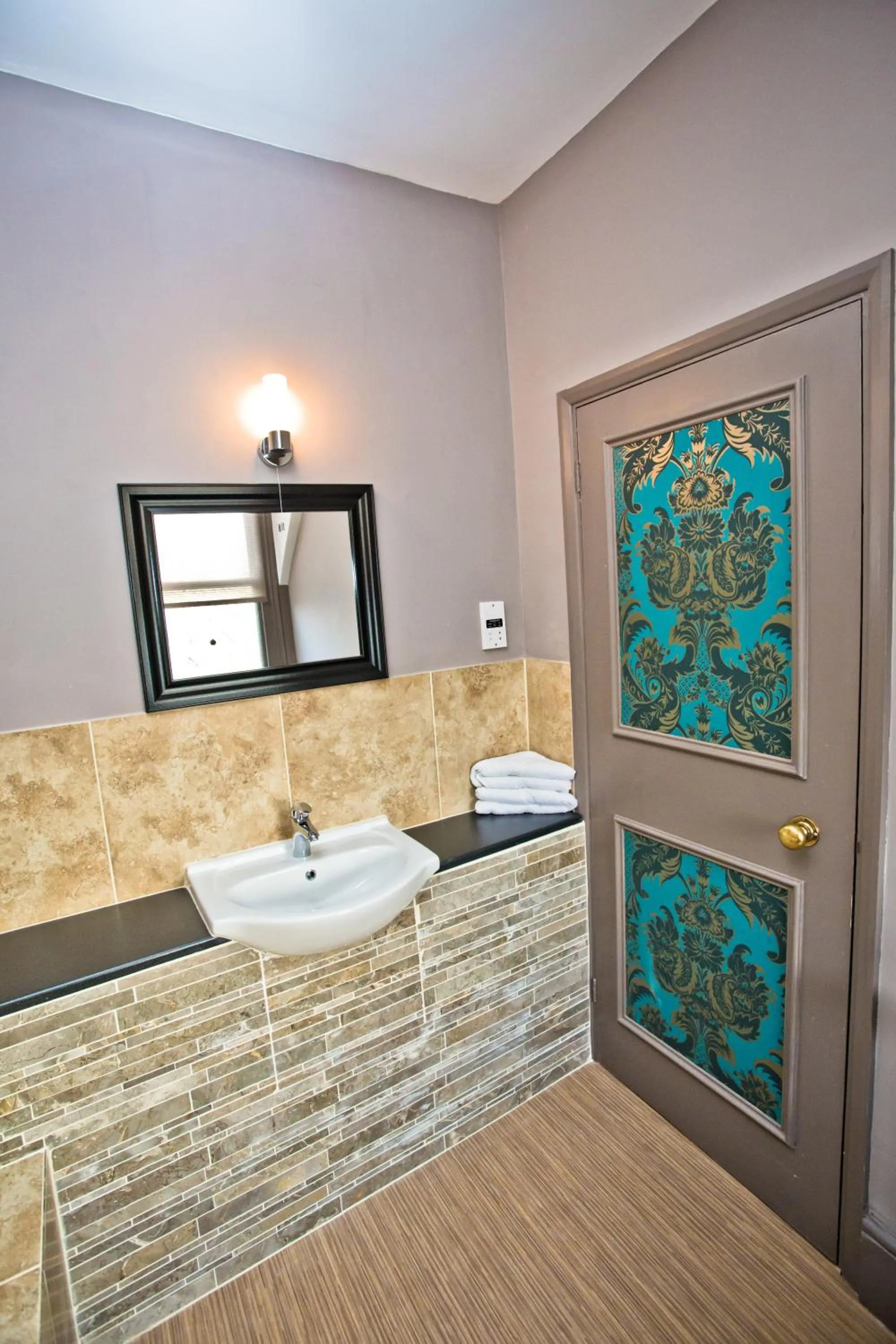 Bathroom in Wards Hotel & Restaurant