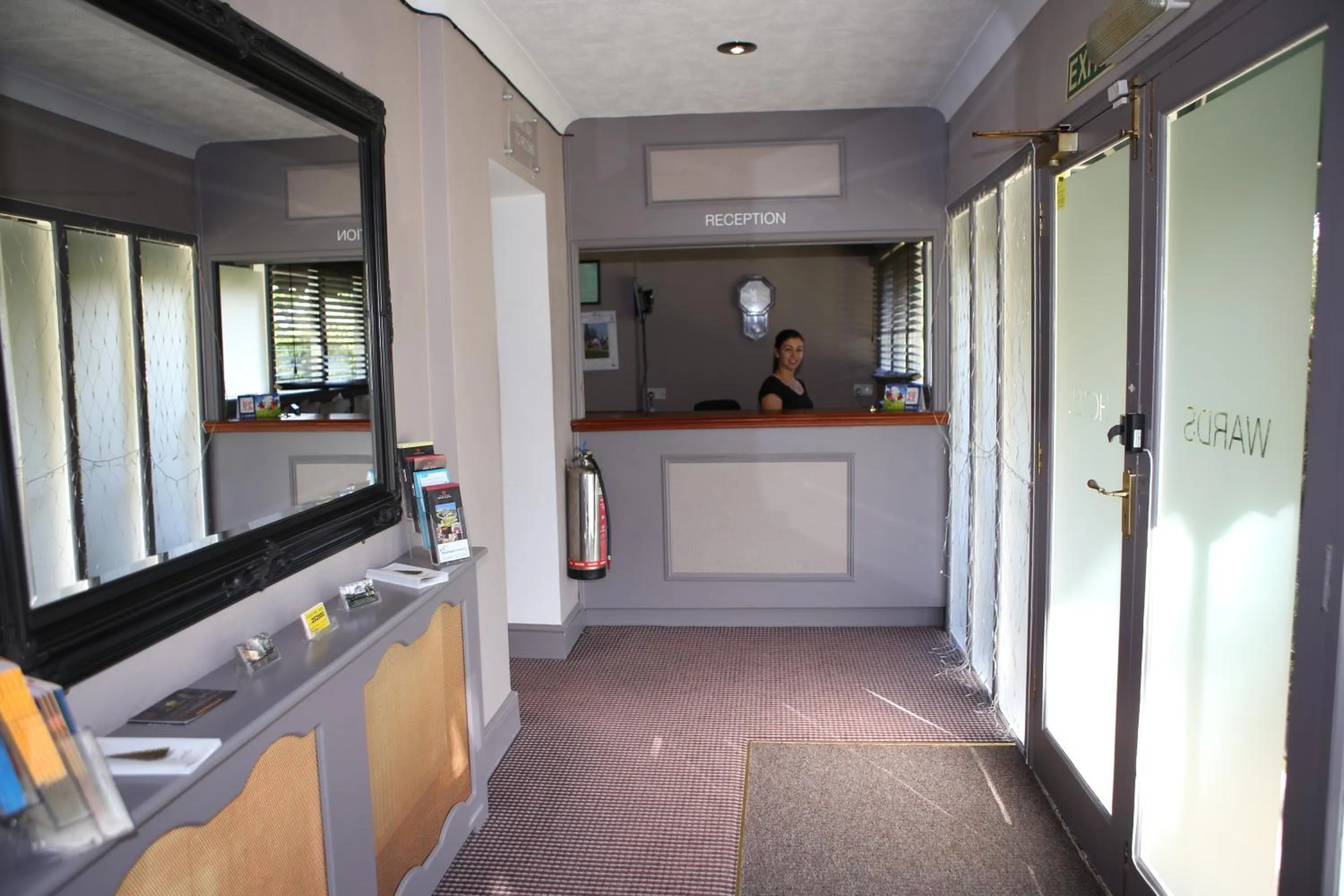 Area and facilities in Wards Hotel & Restaurant