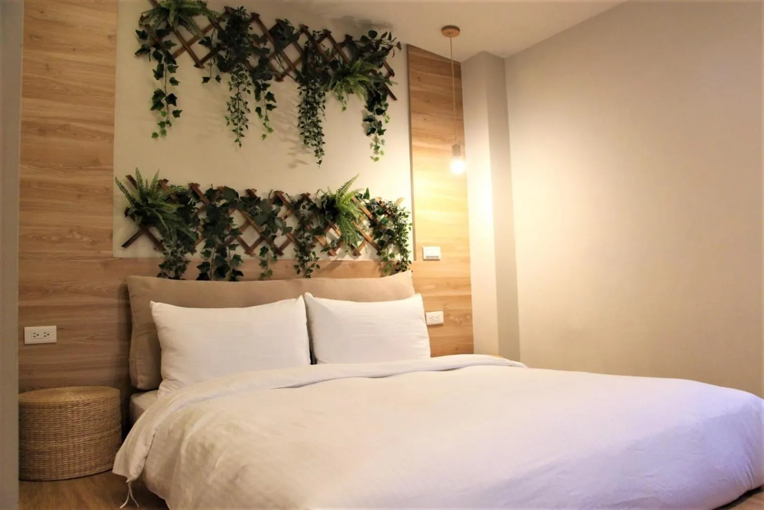 Bed in 好趣旅店 How Chill Inn #風格設計民宿 #停車折抵 #可包棟