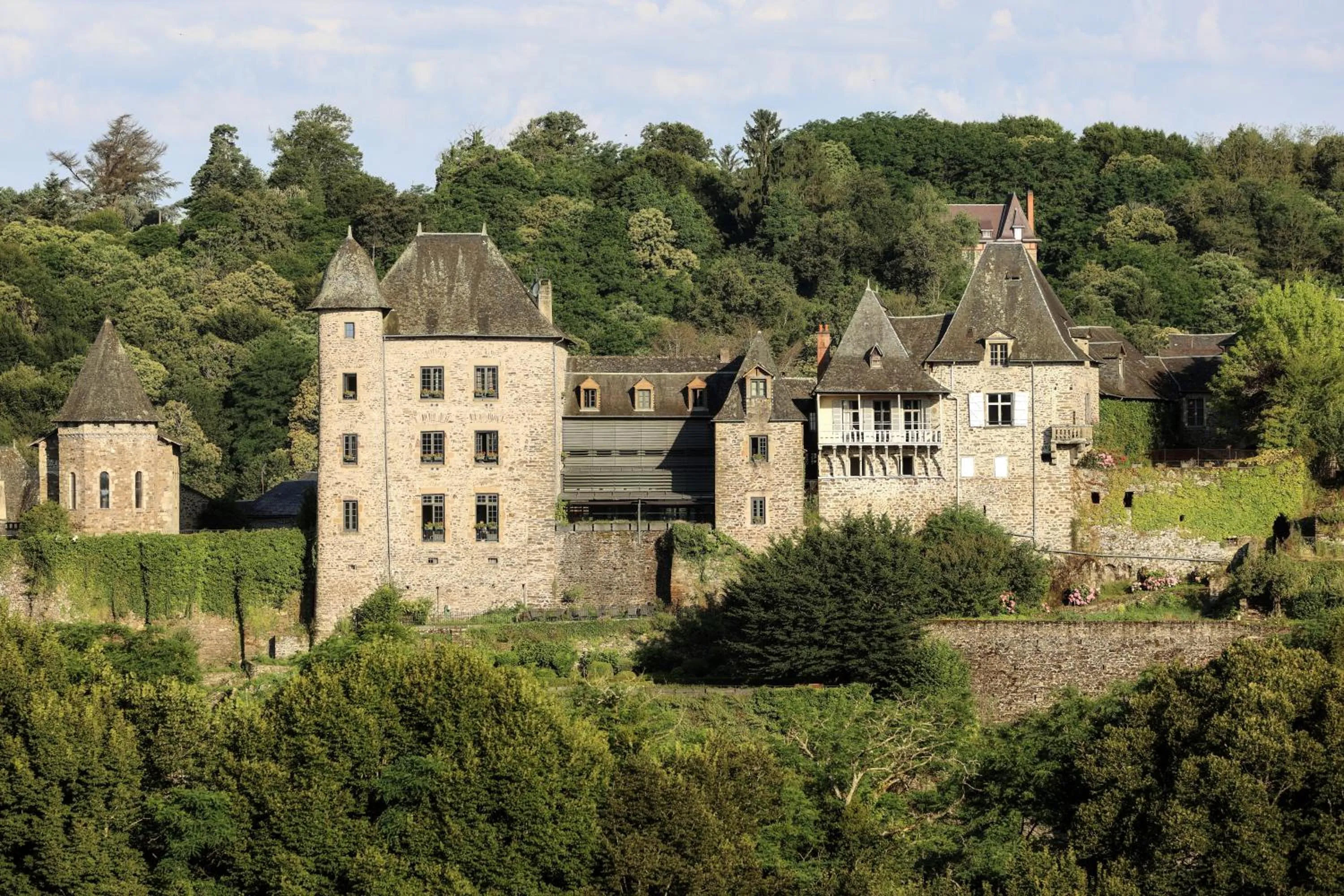Property building in Hôtel Joyet de Maubec