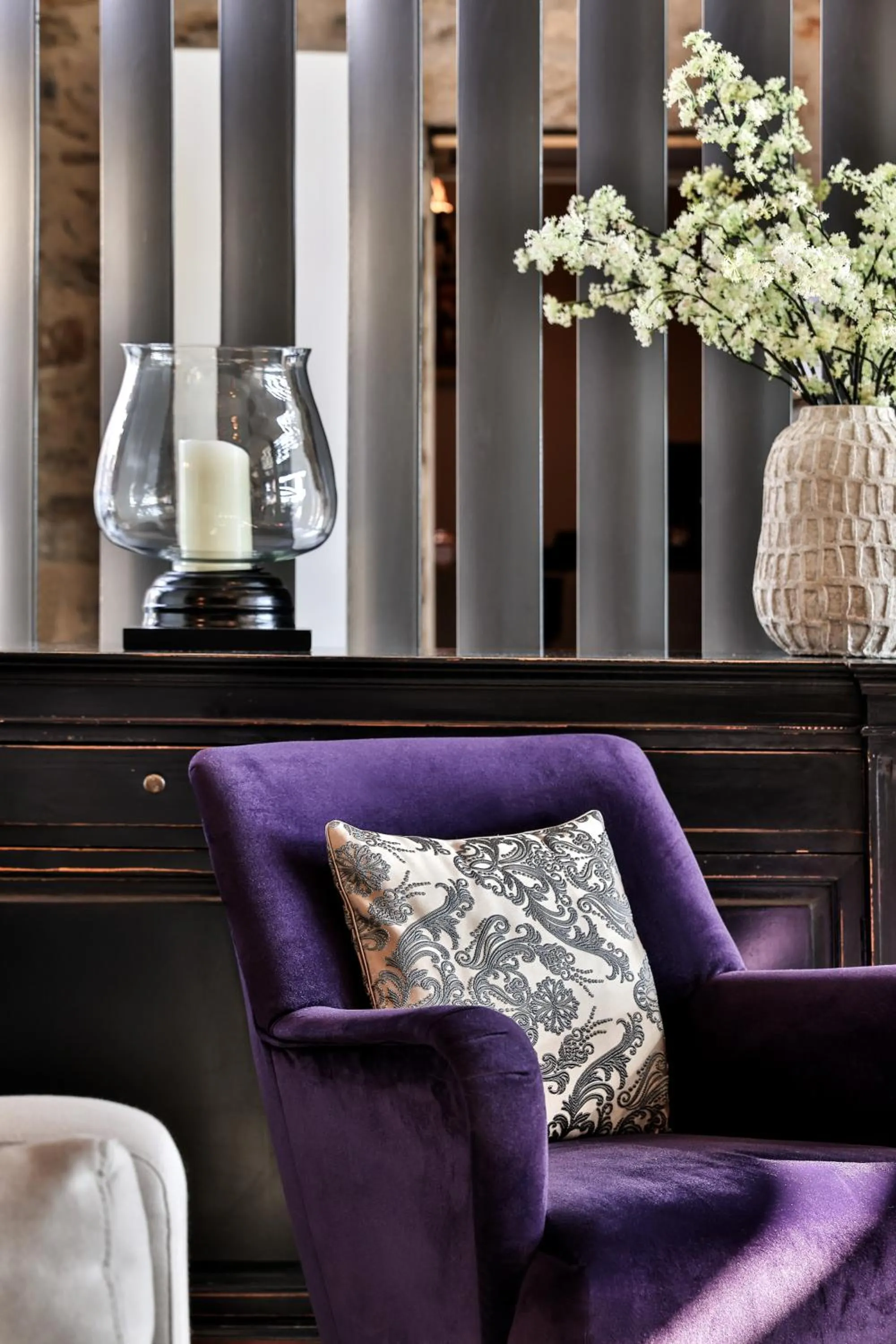 Lounge or bar in Hôtel Joyet de Maubec